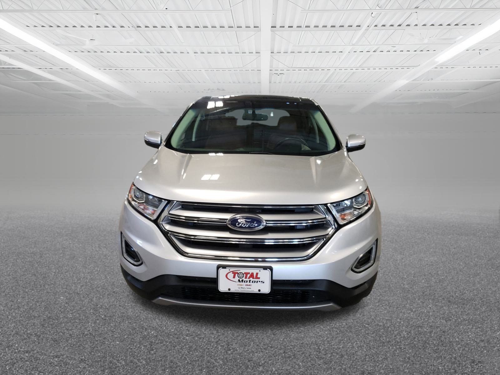 2016 Ford Edge Titanium photo 3