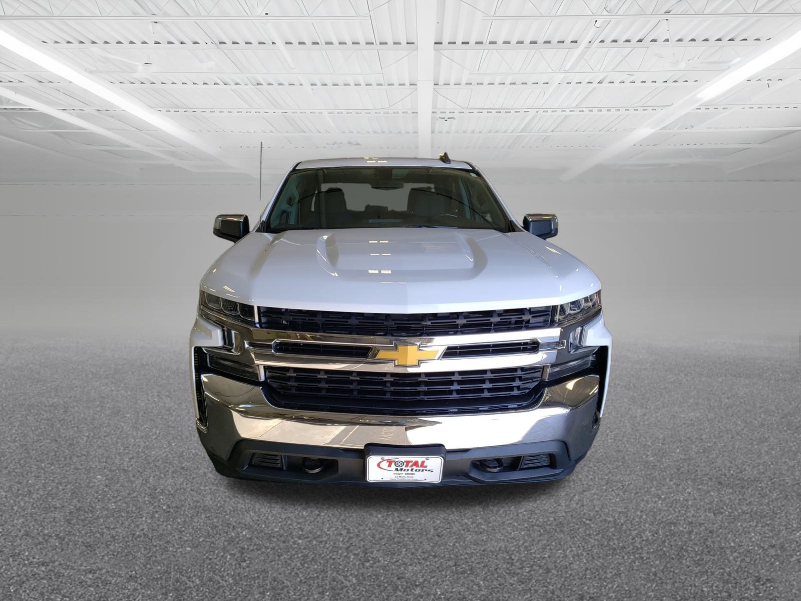 2020 Chevrolet Silverado 1500 LT photo 3