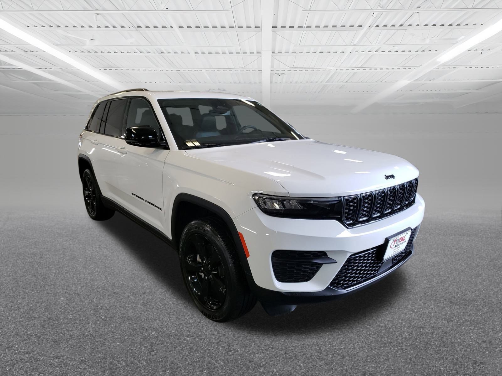 2023 Jeep Grand Cherokee Altitude photo 3