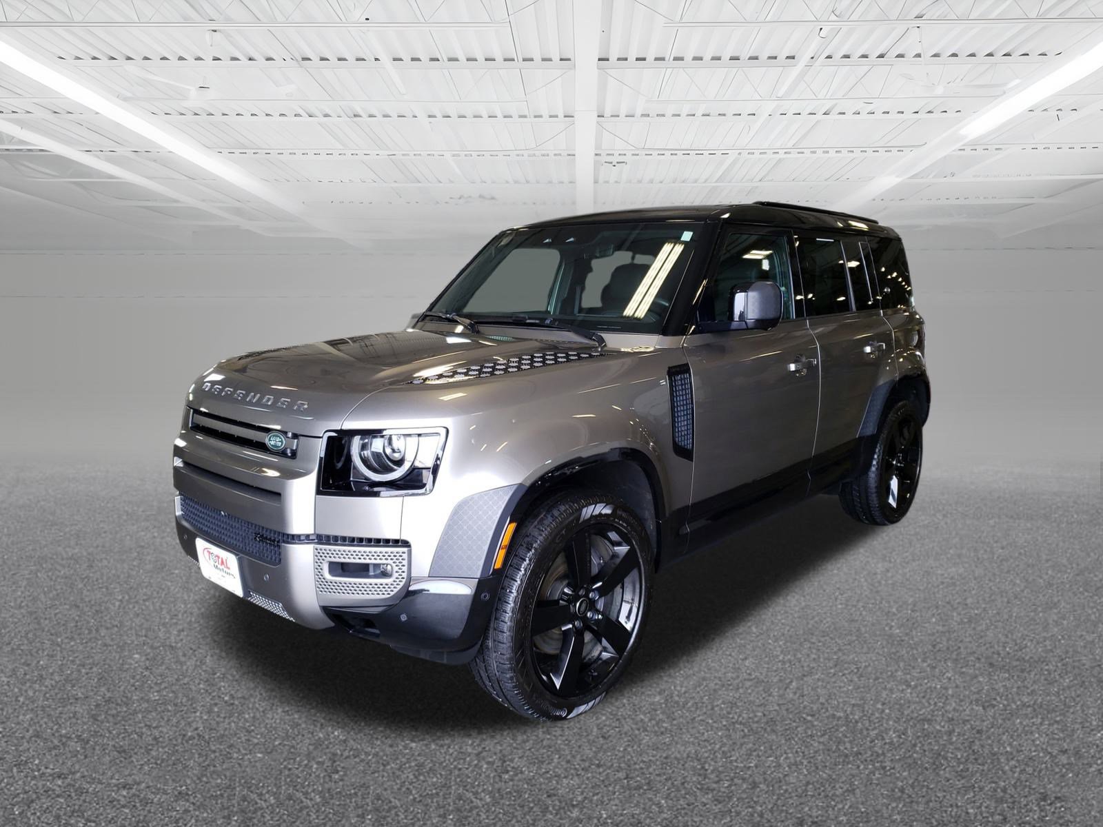 2022 Land Rover Defender X-Dynamic HSE photo 2