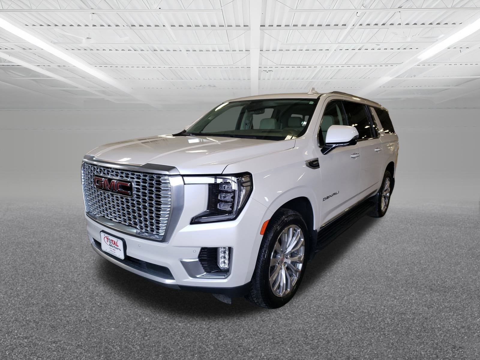 Used 2022 GMC Yukon XL Denali with VIN 1GKS2JKL5NR283714 for sale in Le Mars, IA
