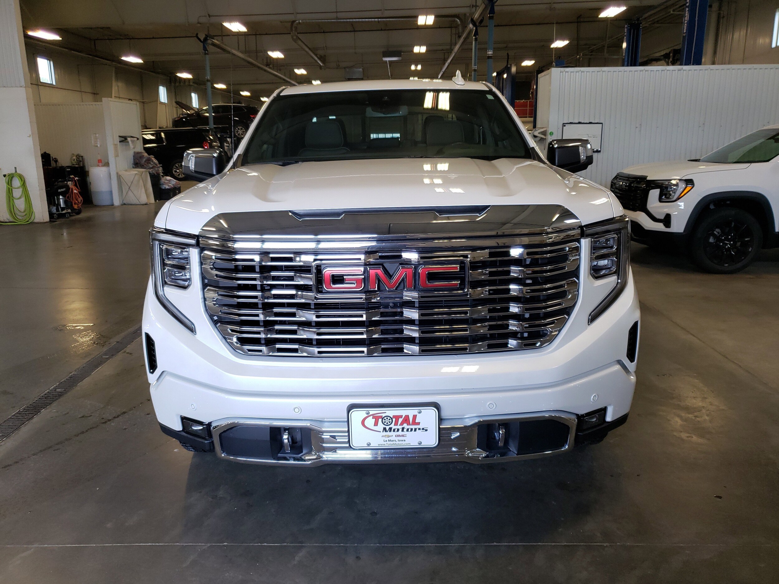 2023 Gmc Sierra 1500 Denali photo 2