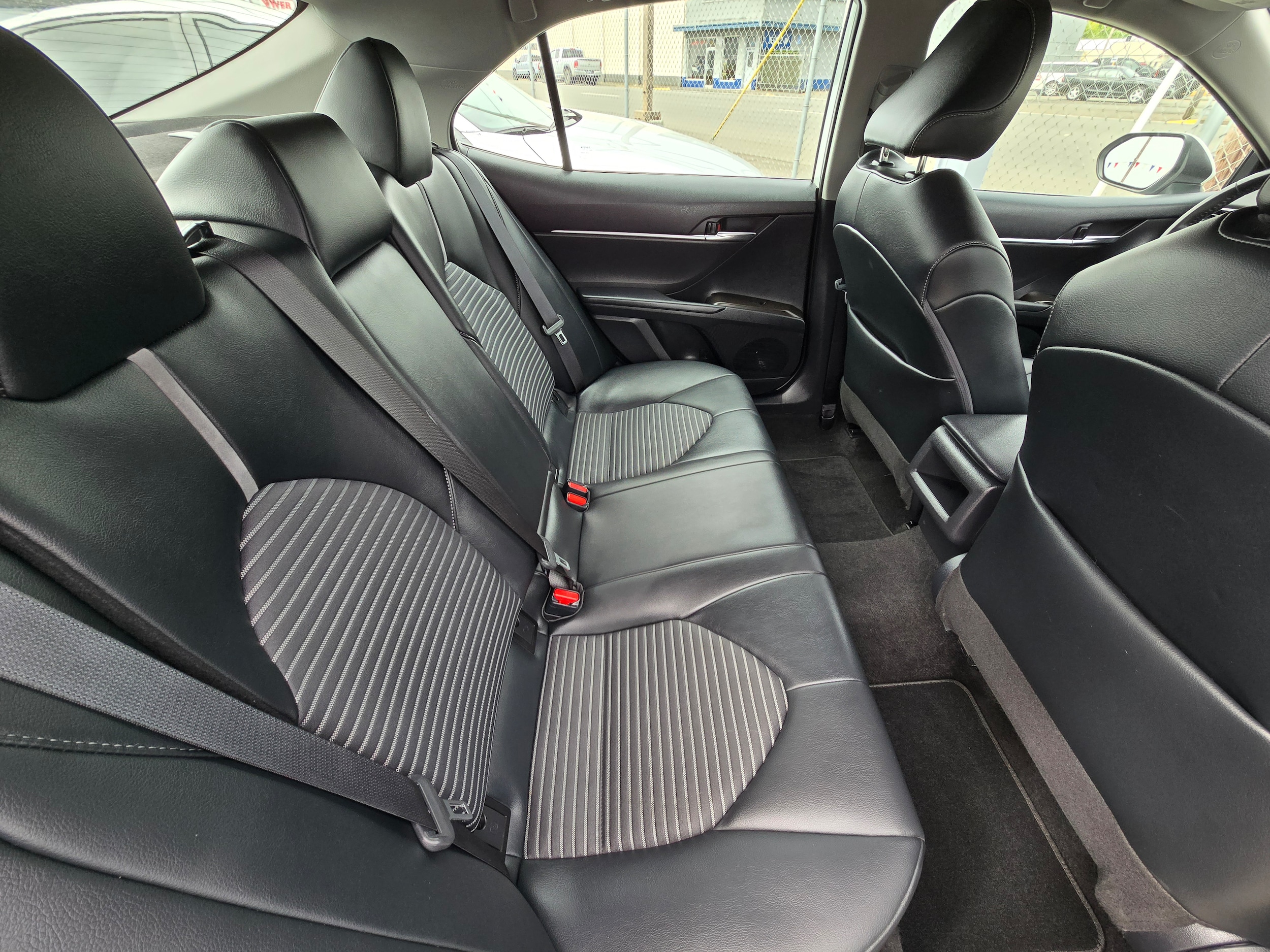 2023 Toyota Camry SE - Photo 13