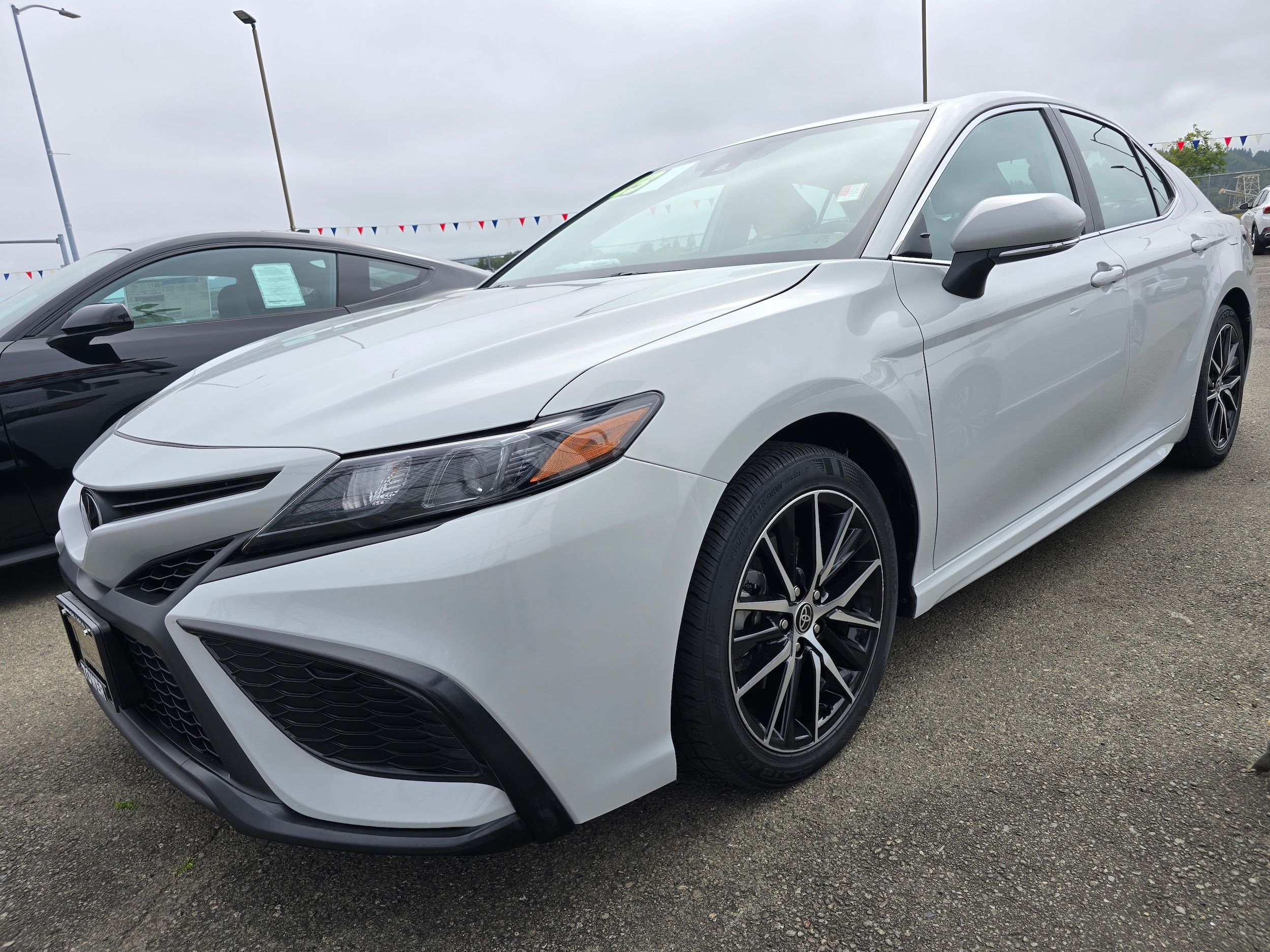 2023 Toyota Camry SE - Photo 10