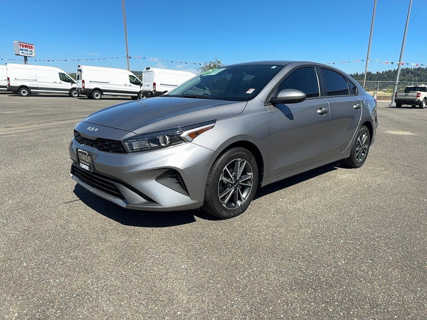 2023 Kia Forte LXS photo 2