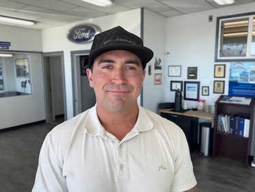 Staff member Mike Forbes from ID_77384906f299