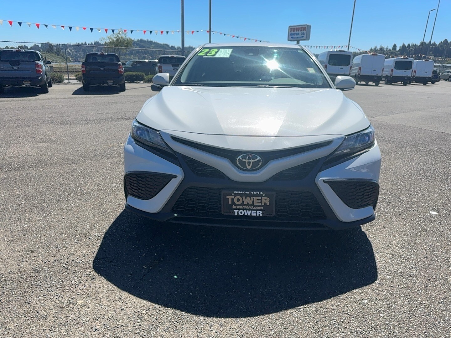 2023 Toyota Camry SE photo 3