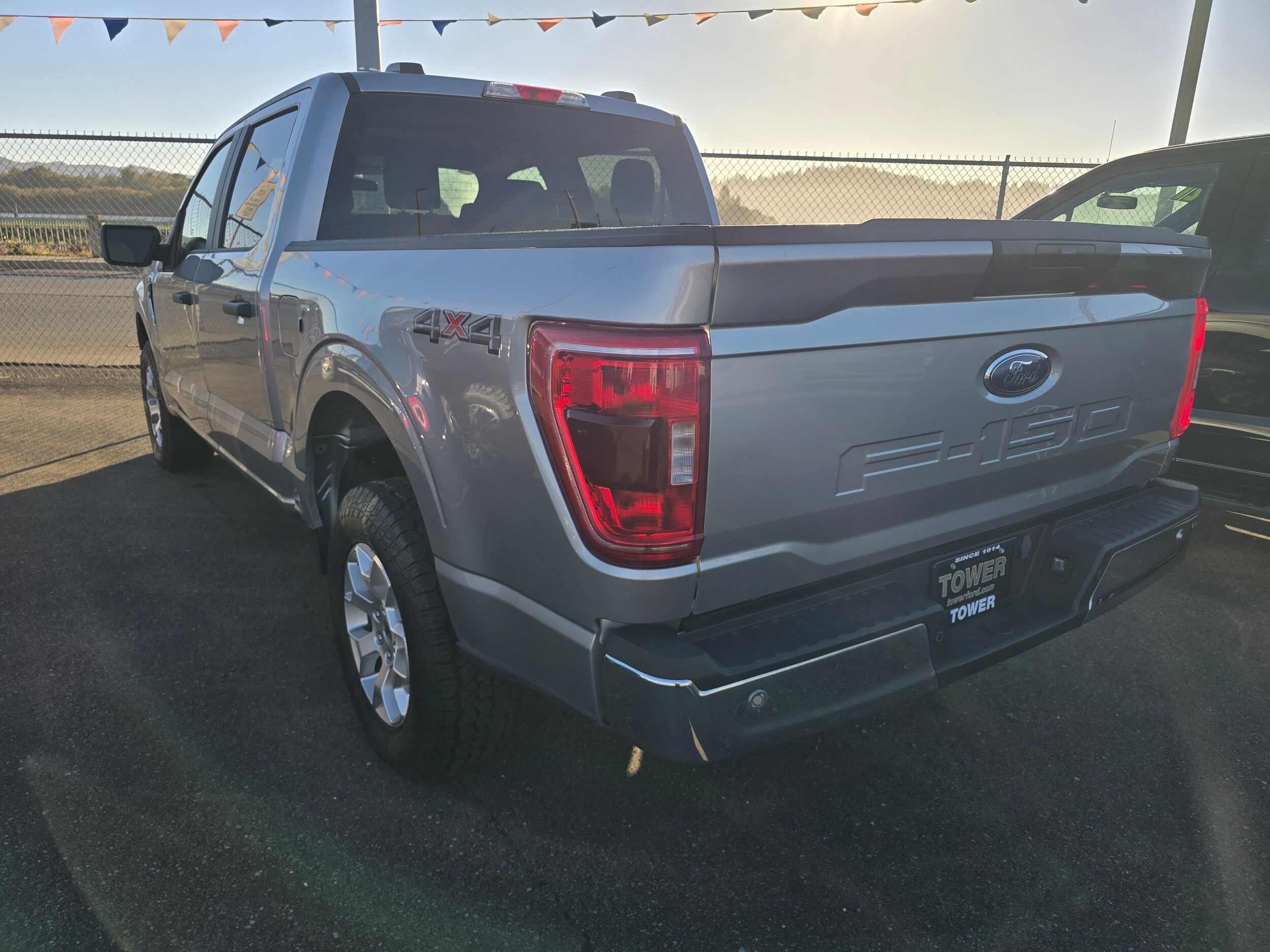 2023 Ford F-150 photo 2