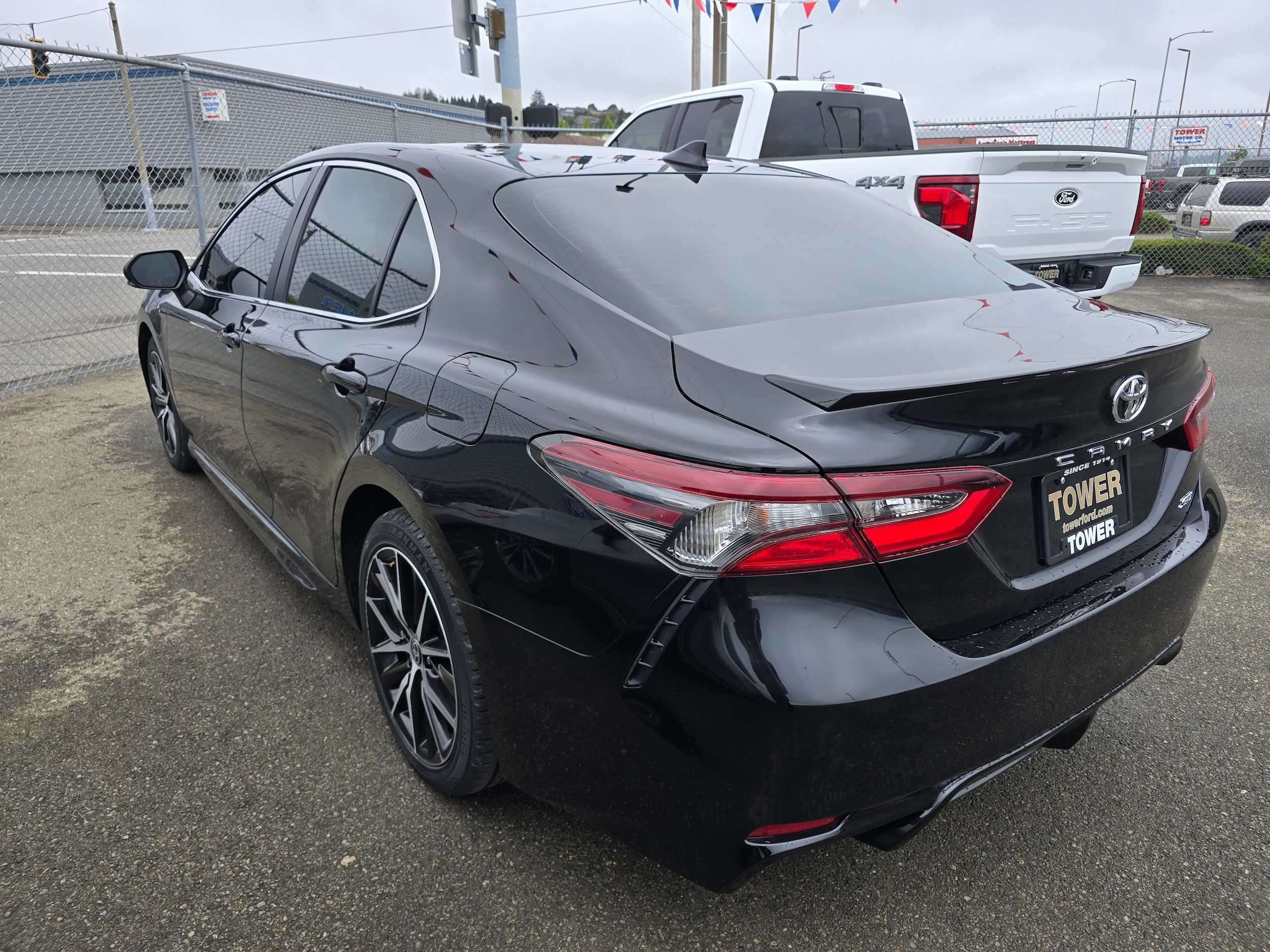 2023 Toyota Camry SE - Photo 8