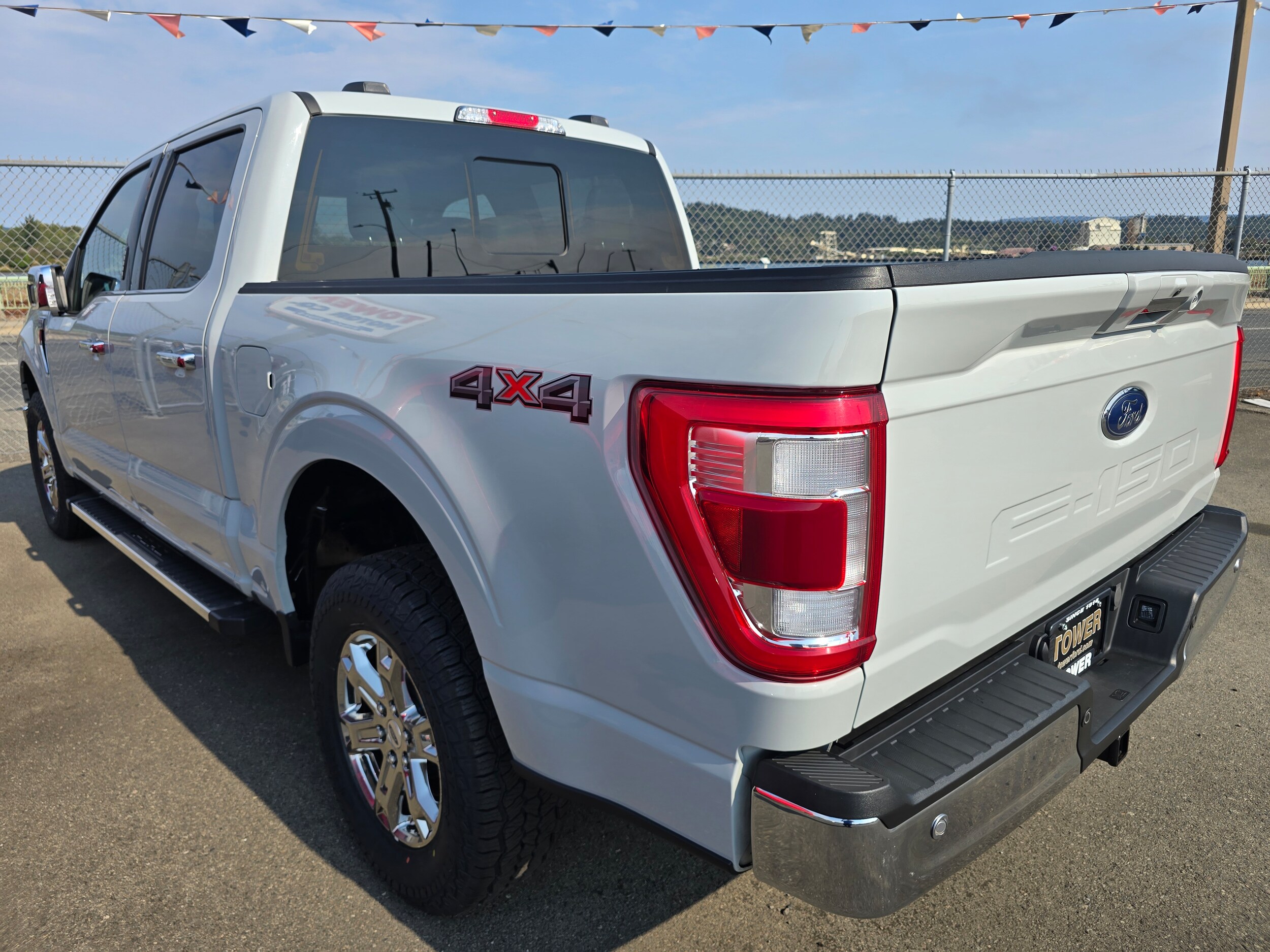 2023 Ford F-150 photo 2