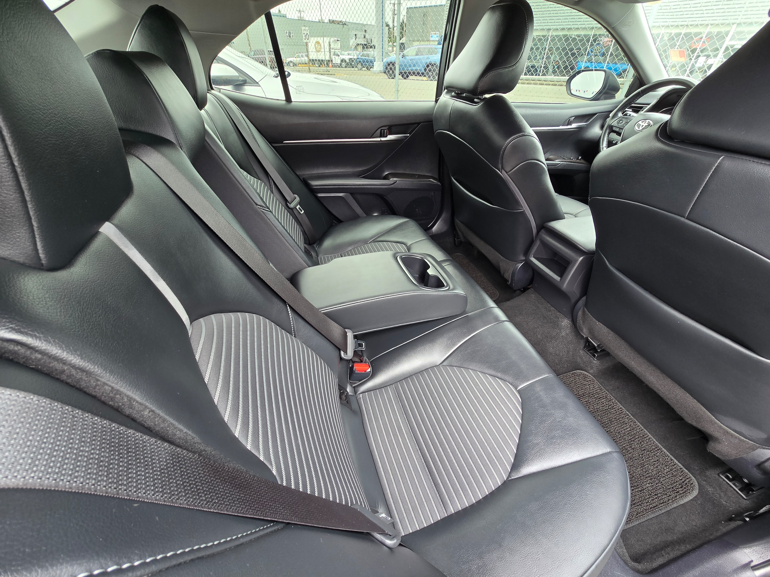 2023 Toyota Camry SE - Photo 11