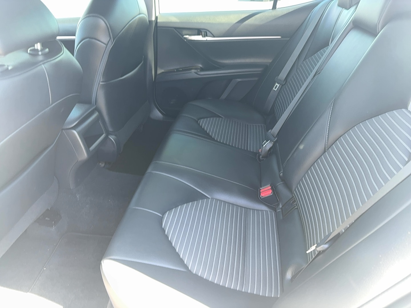 2023 Toyota Camry SE - Photo 15