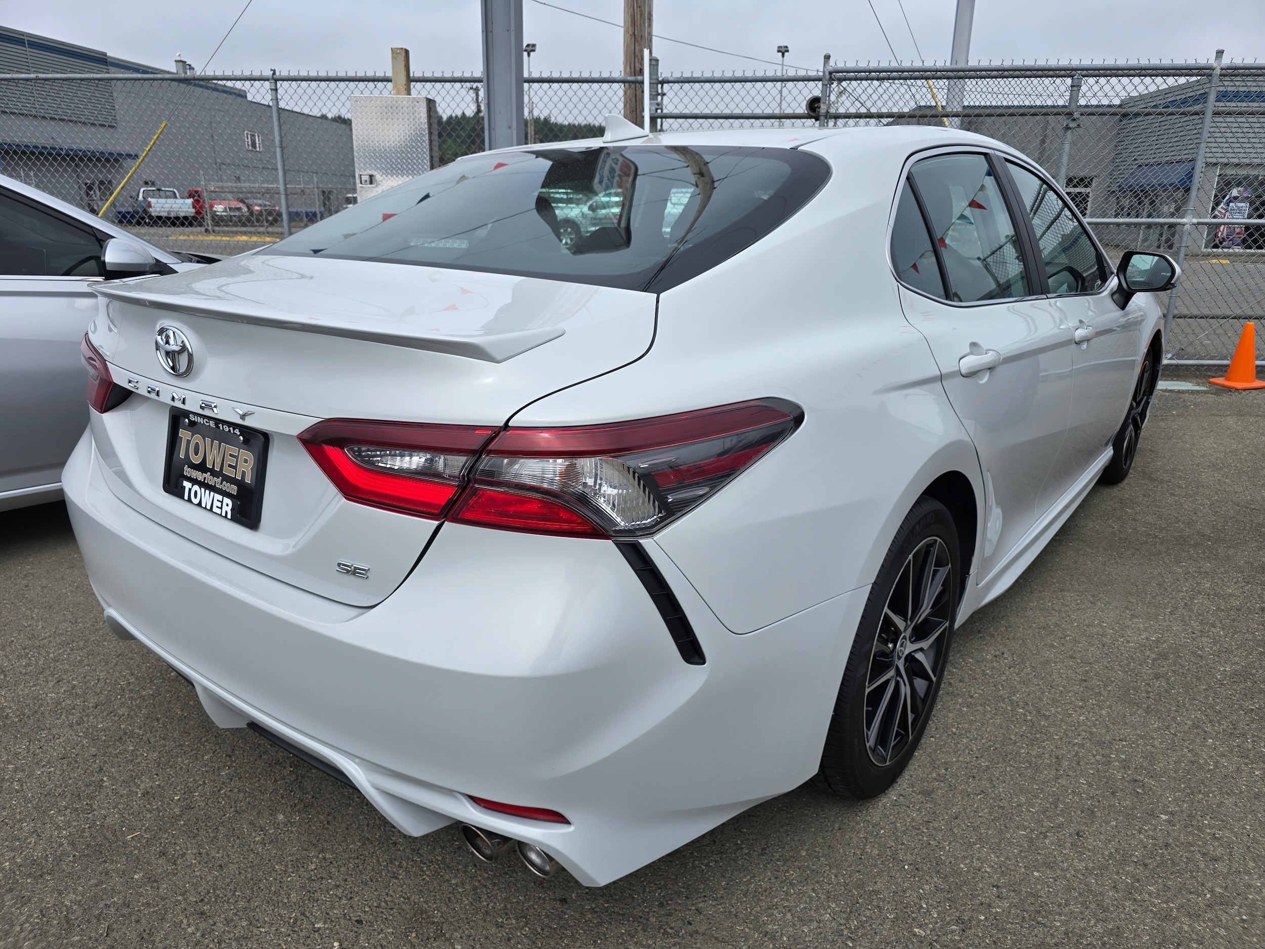 2023 Toyota Camry SE - Photo 8