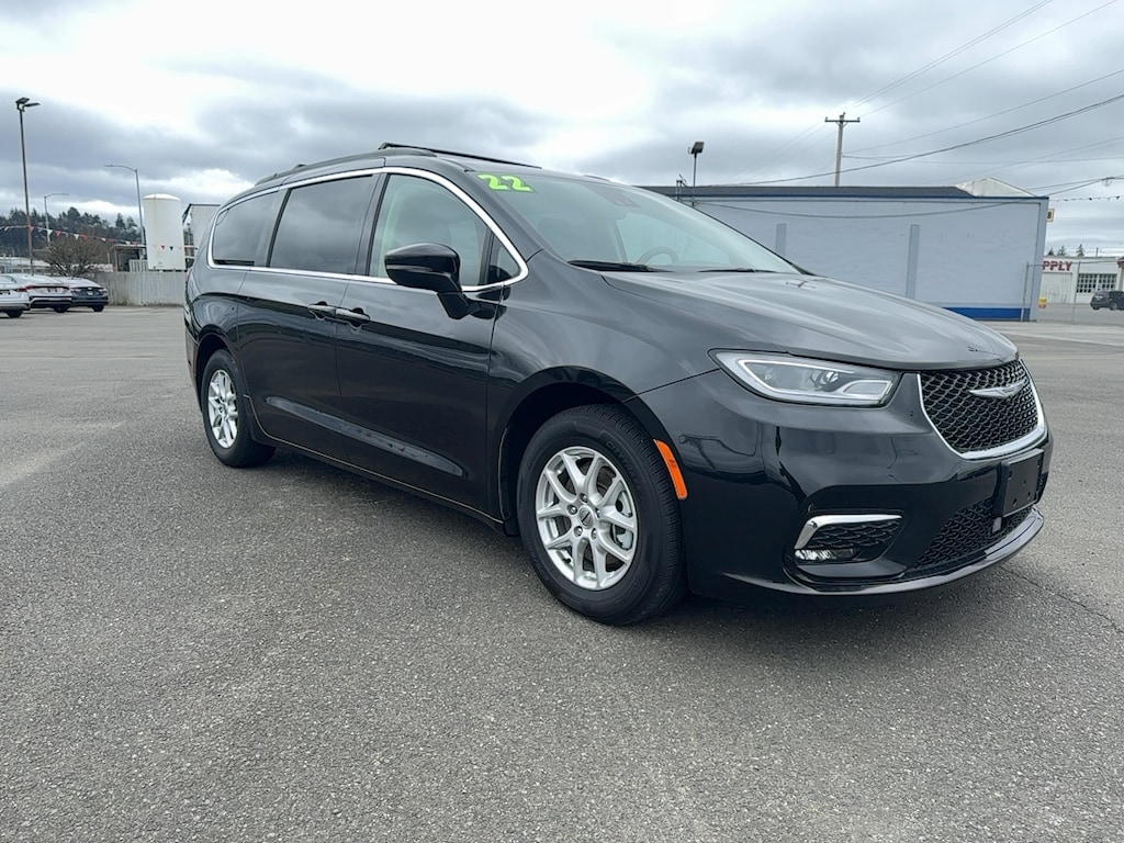 Used 2022 Chrysler Pacifica Tourin VAN PASSENGE