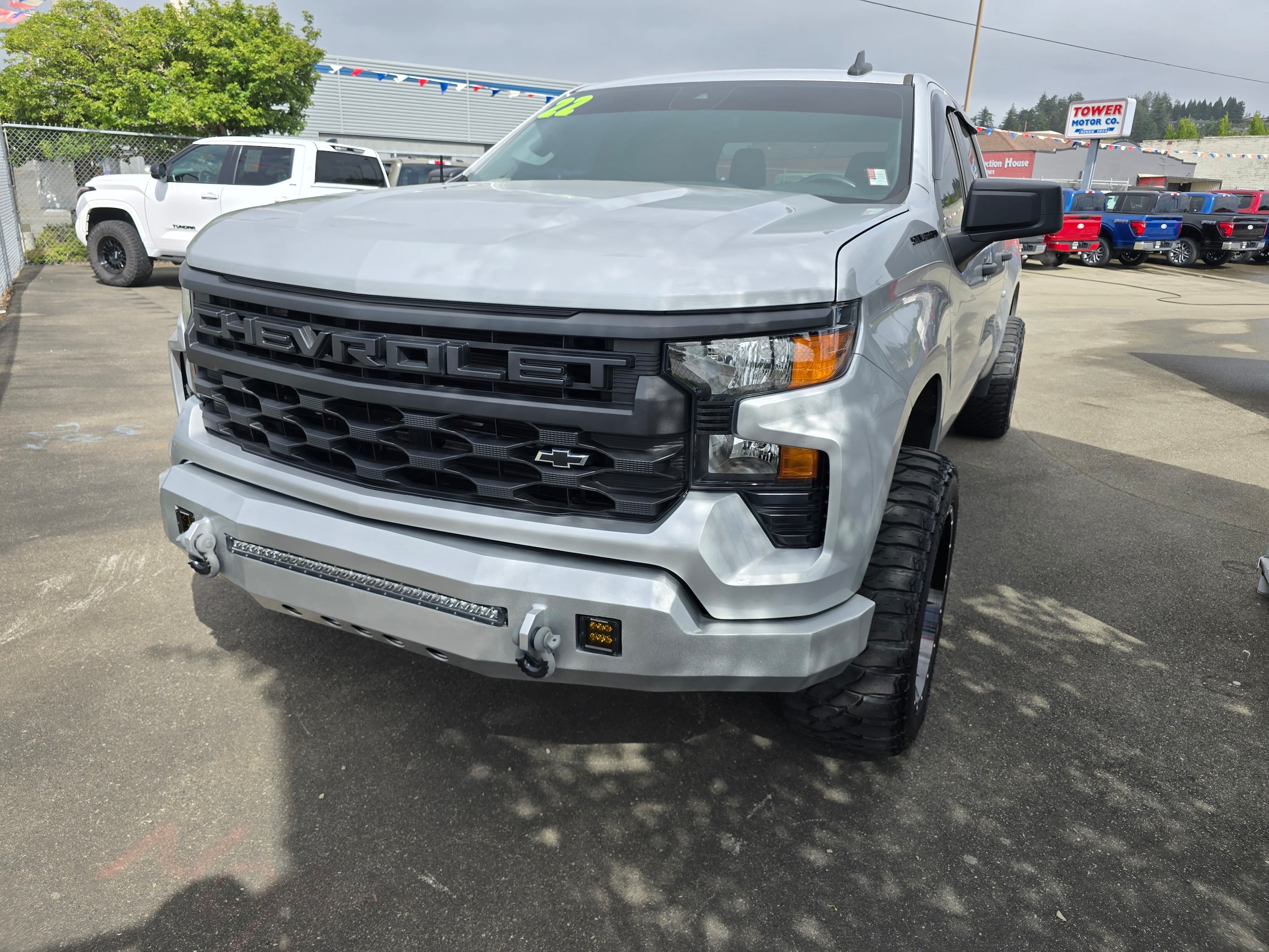 Used 2022 Chevrolet Silverado 1500 Custom with VIN 3GCPDBEK6NG561525 for sale in Coos Bay, OR