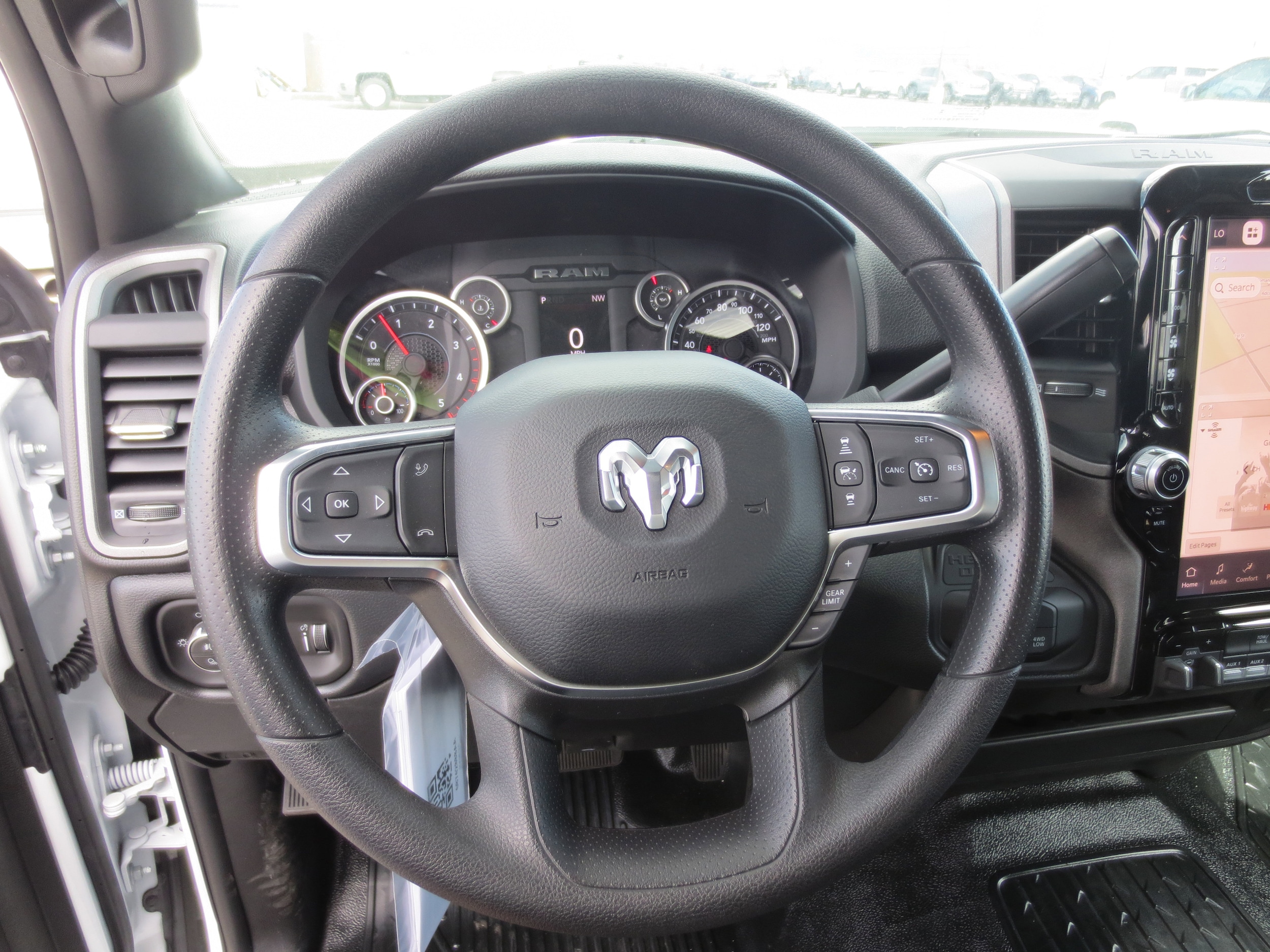 2026 RAM 3500 Chassis Tradesman - Photo 6