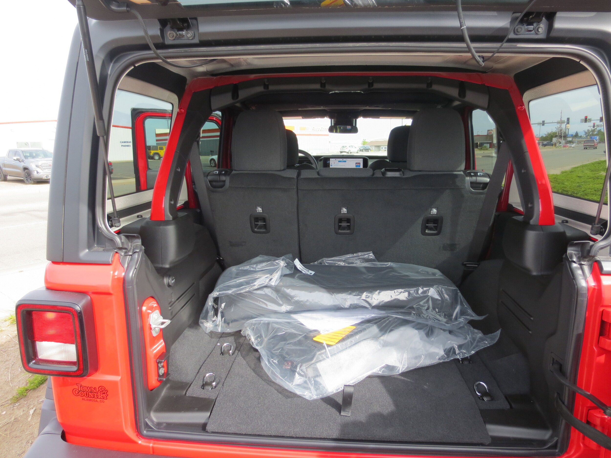 2025 Jeep Wrangler 4-Door Willys - Photo 8