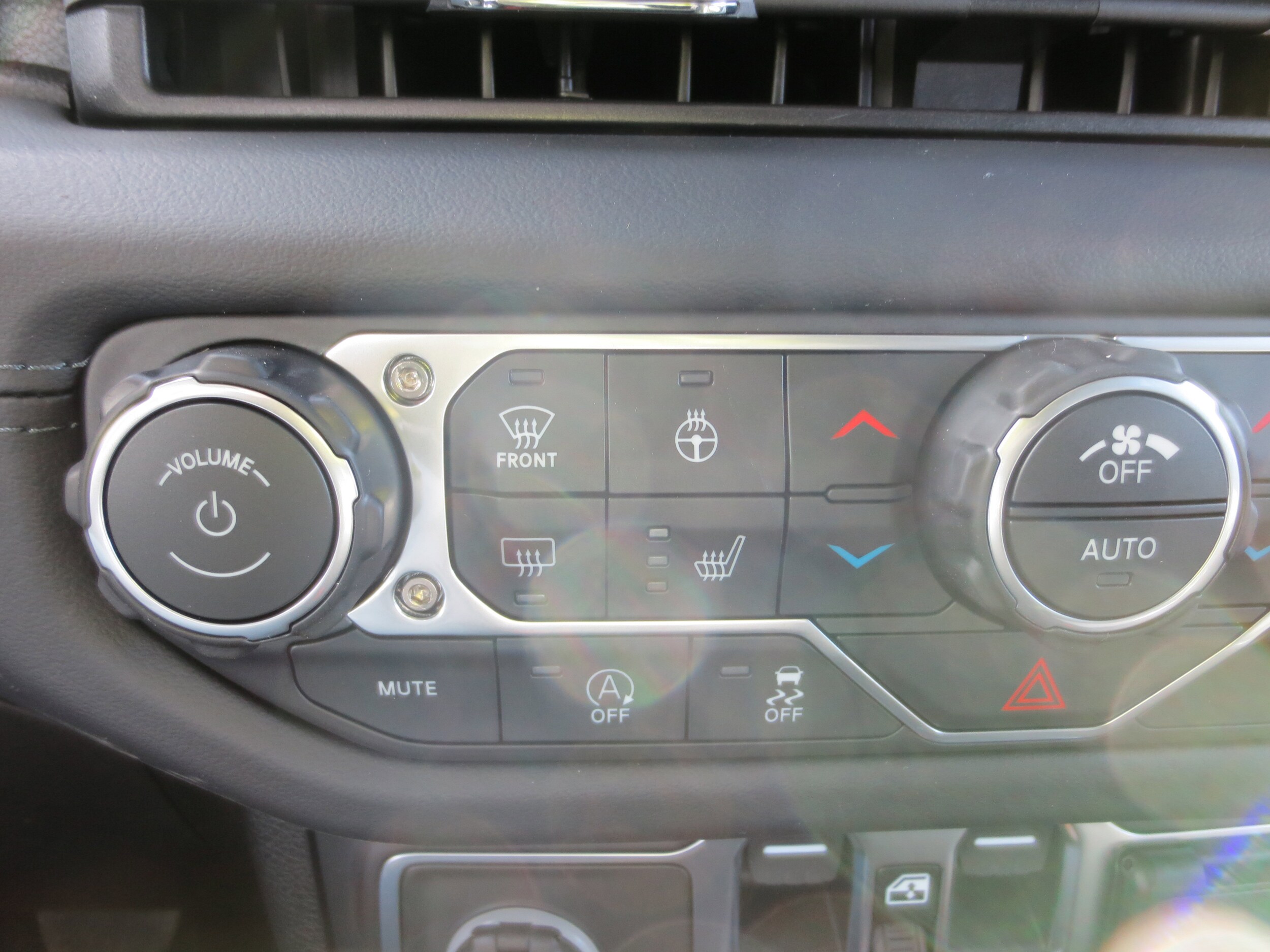 2026 Jeep Gladiator Mojave - Photo 11