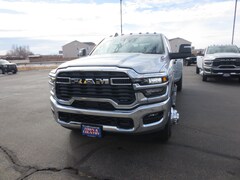 2026 Ram 3500 TRADESMAN CREW CAB 4X4 8' BOX Pickup