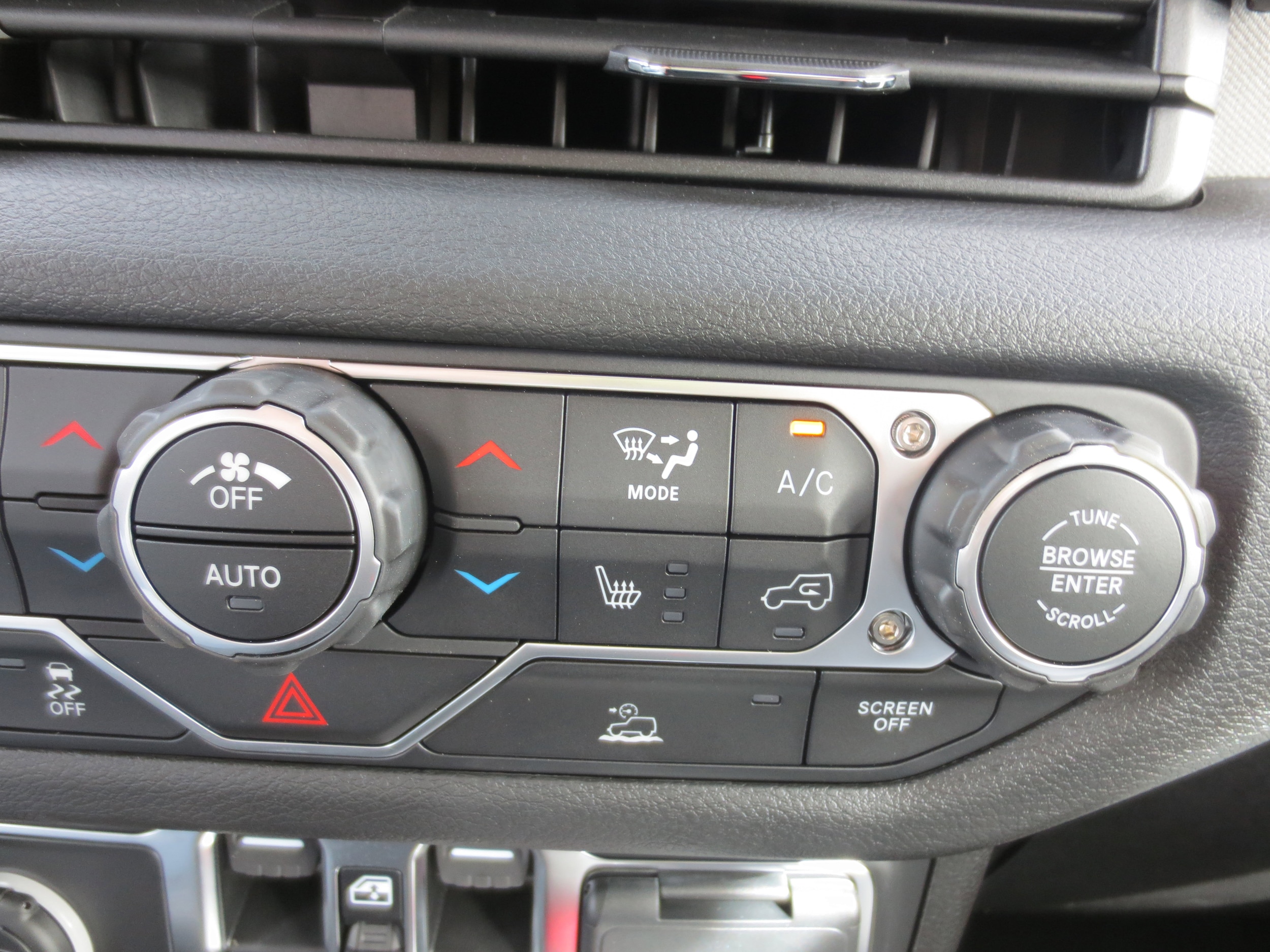 2025 Jeep Wrangler 4-Door Willys - Photo 13