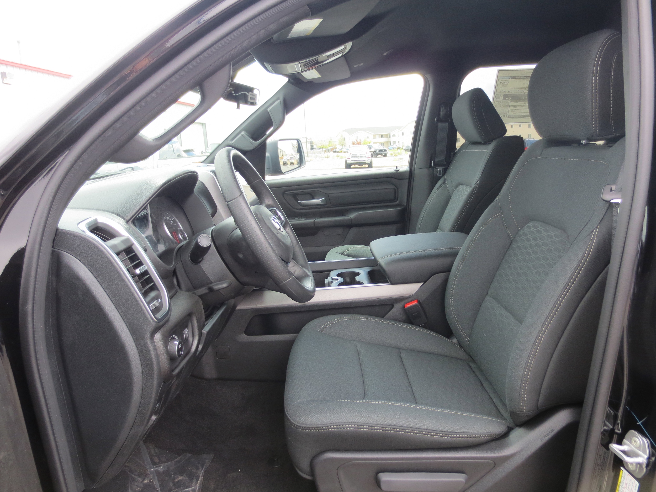 2026 RAM 1500 Express - Photo 4