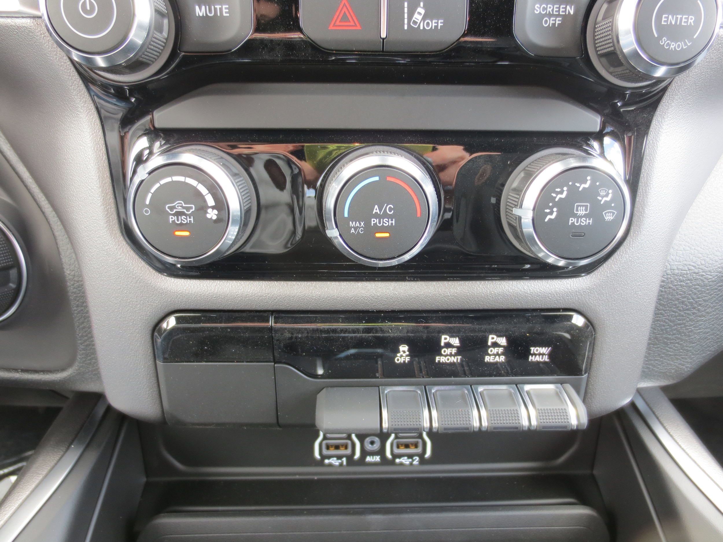 2026 RAM 1500 Express - Photo 12