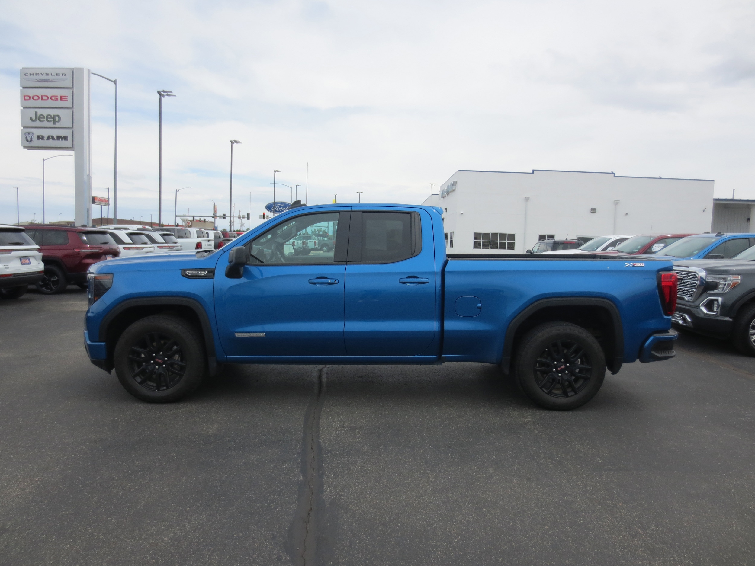 Used 2022 GMC Sierra 1500 Elevation with VIN 1GTRUCED8NZ587155 for sale in Alamosa, CO