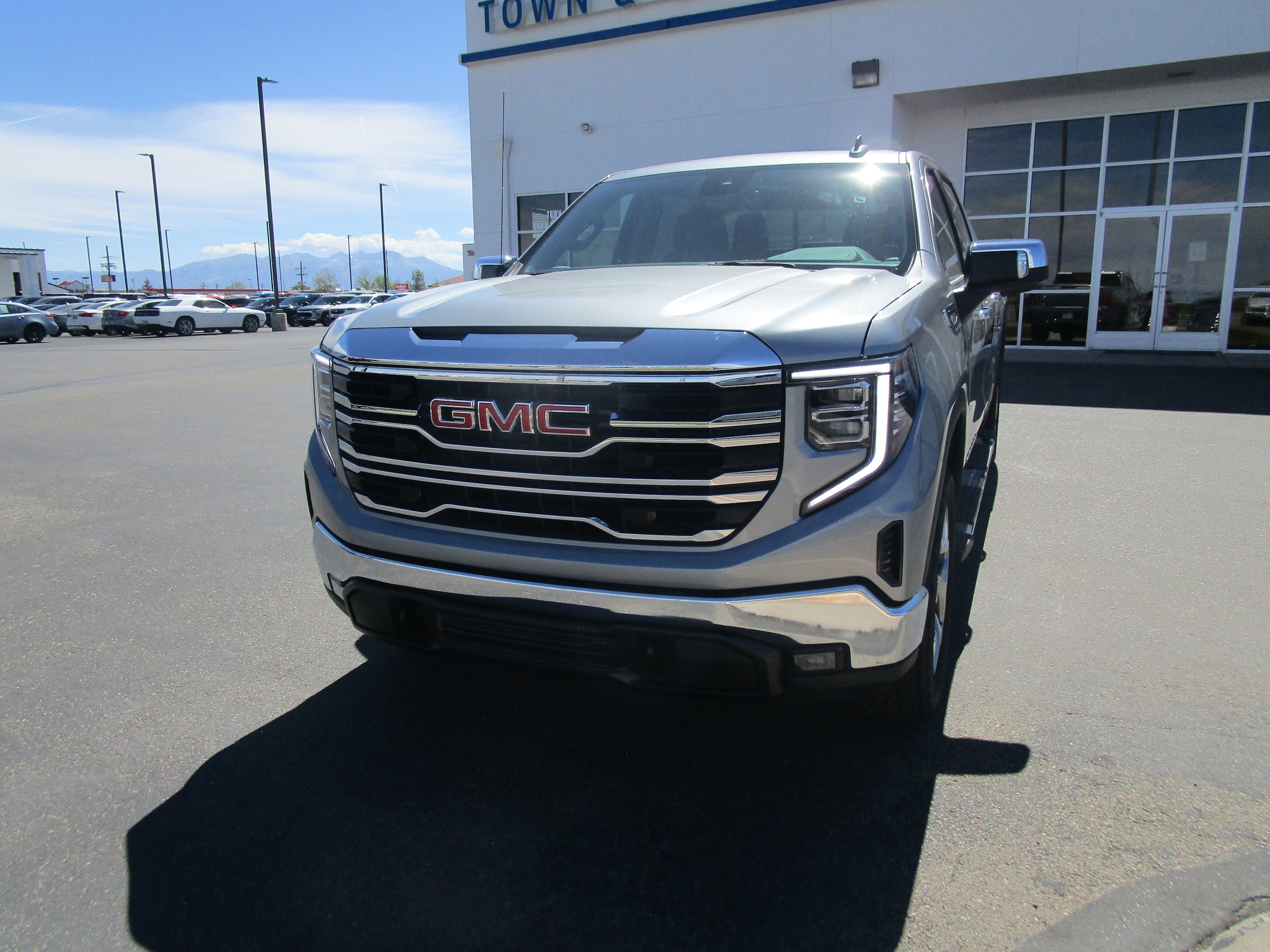 2026 GMC Sierra 4WD Crew Cab Short Box SLT's photo