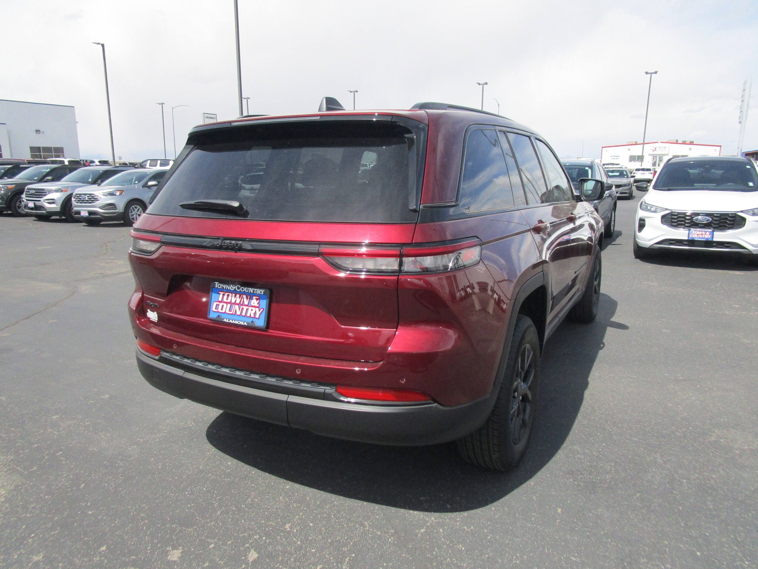 2025 Jeep Grand Cherokee Altitude photo 3