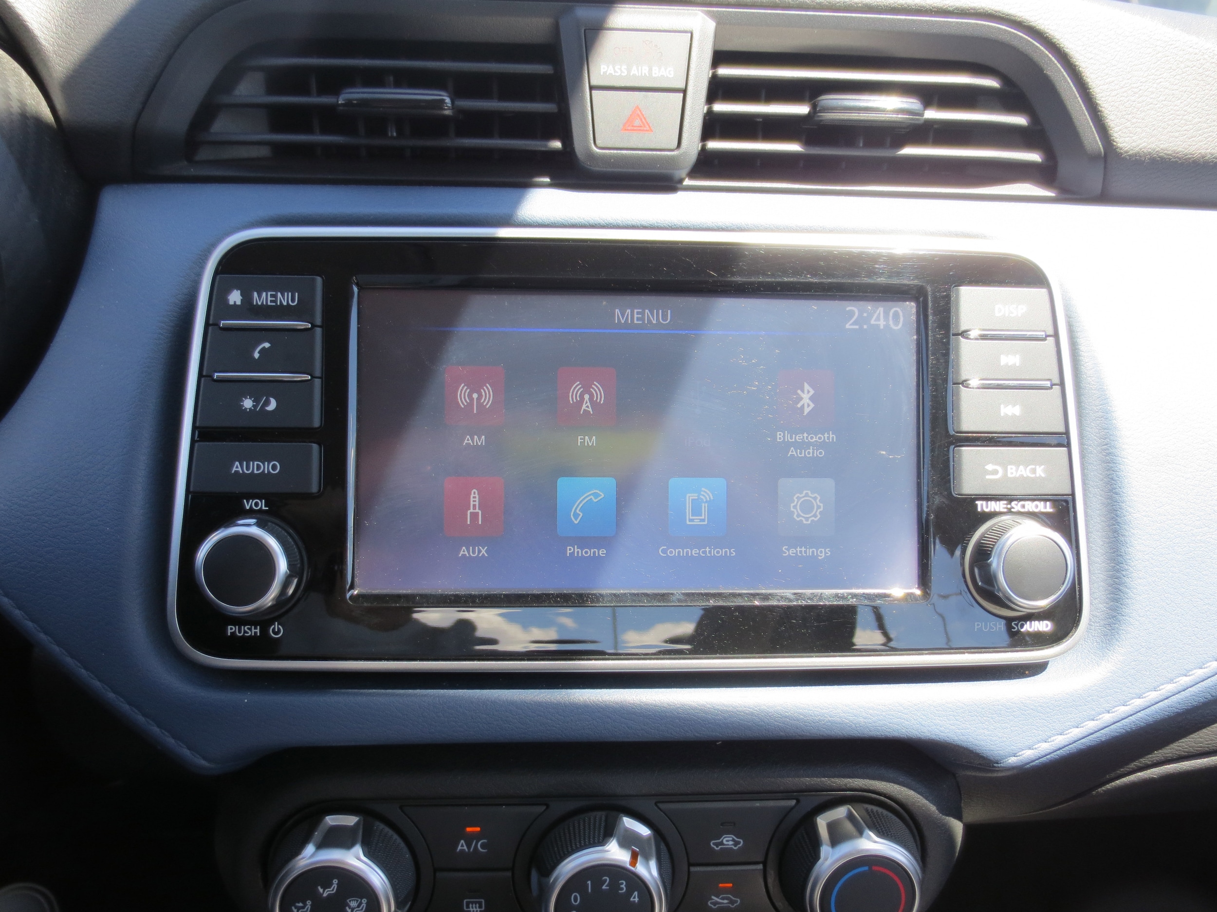 2025 Nissan Versa Sedan SV - Photo 10