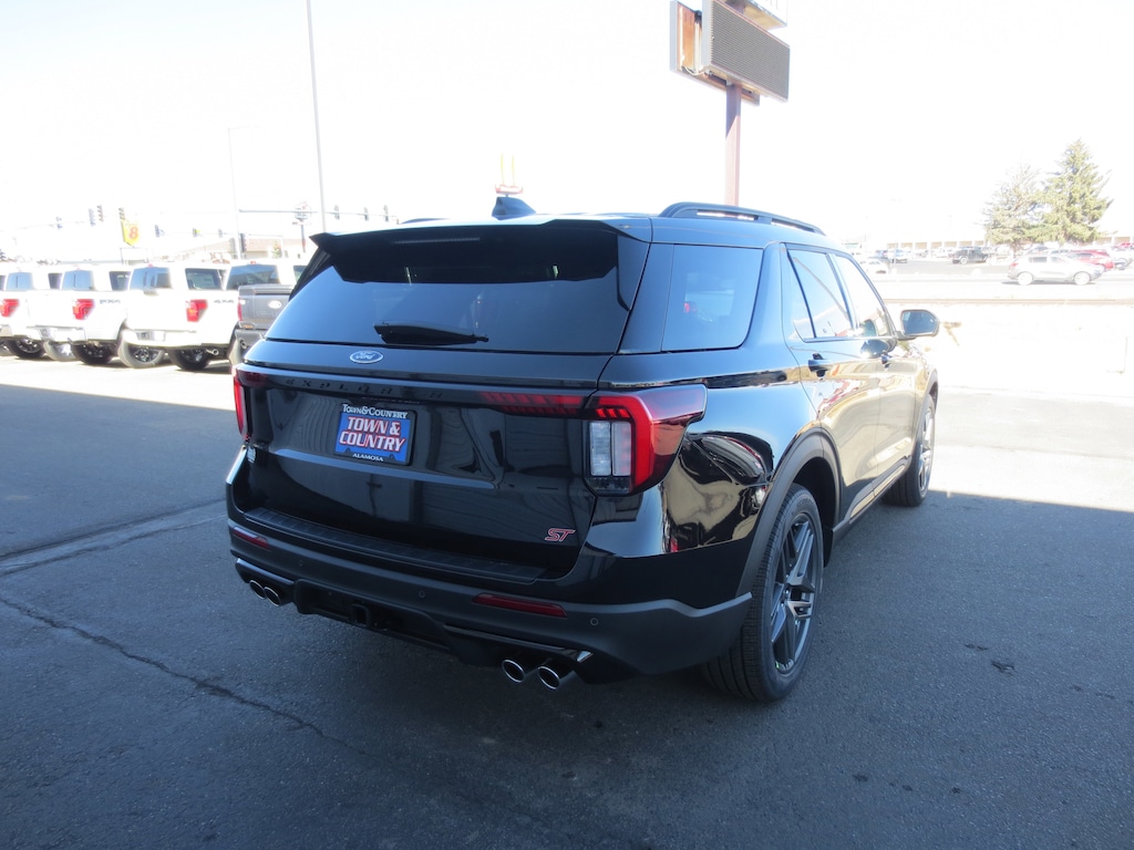 2026 Ford Explorer ST photo 2