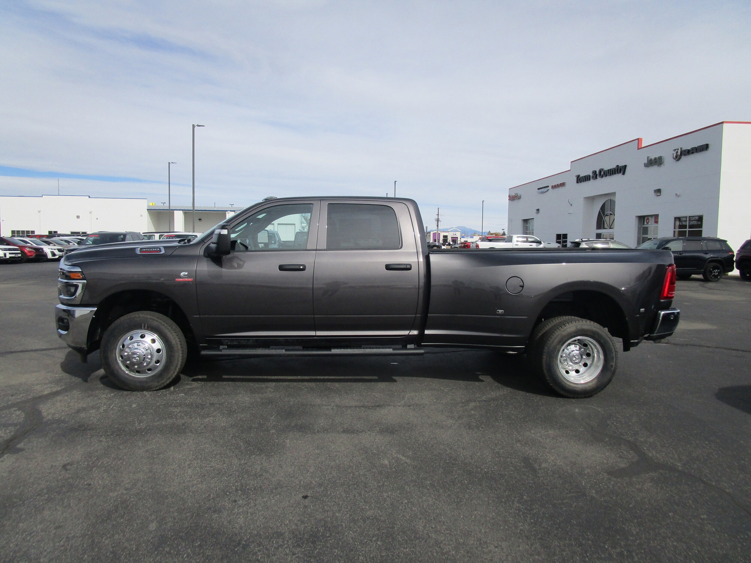 2026 Ram 3500 Tradesman photo 2