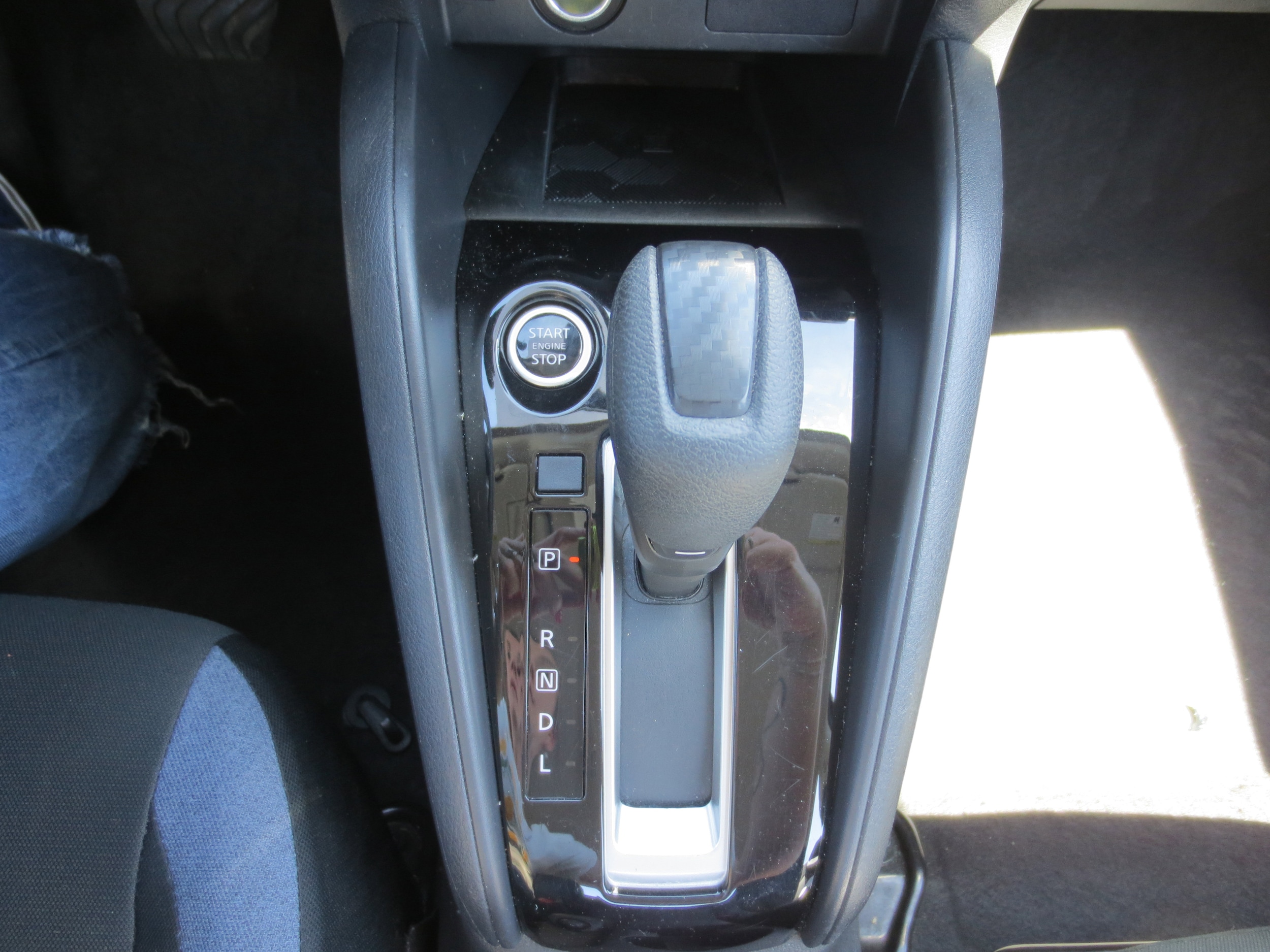 2025 Nissan Versa Sedan SV - Photo 12