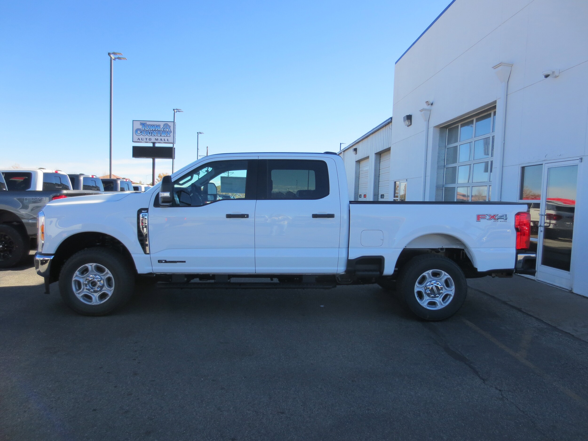 2026 Ford F-250 photo 2