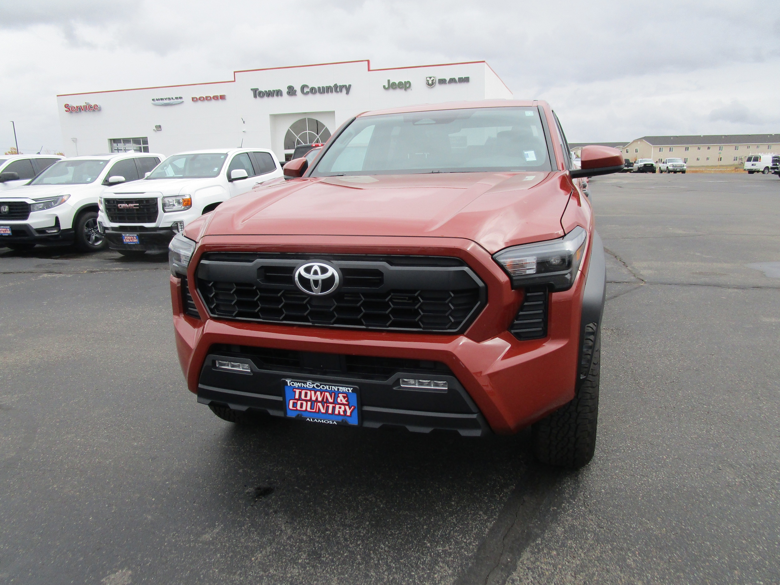 2025 Toyota Tacoma SR5's photo