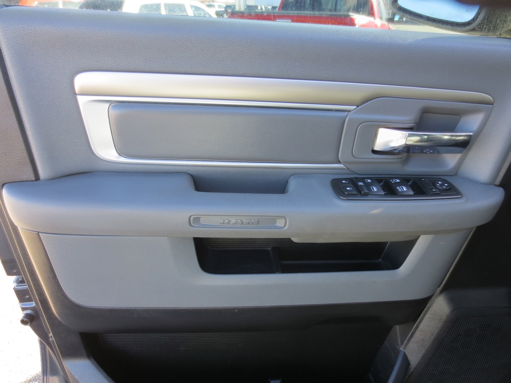 2014 Ram 1500 Big Horn photo 4