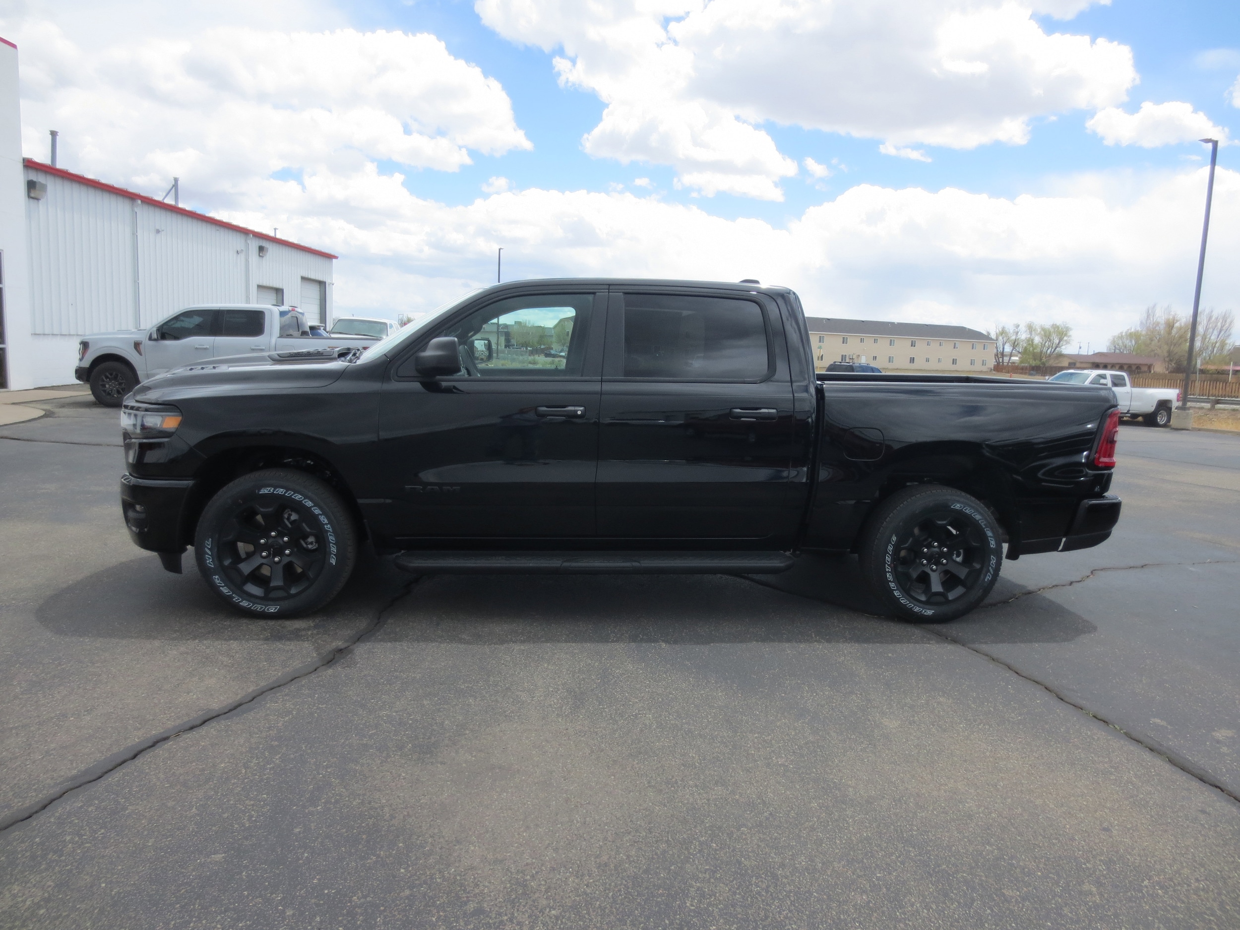 2026 RAM 1500 Express - Photo 2