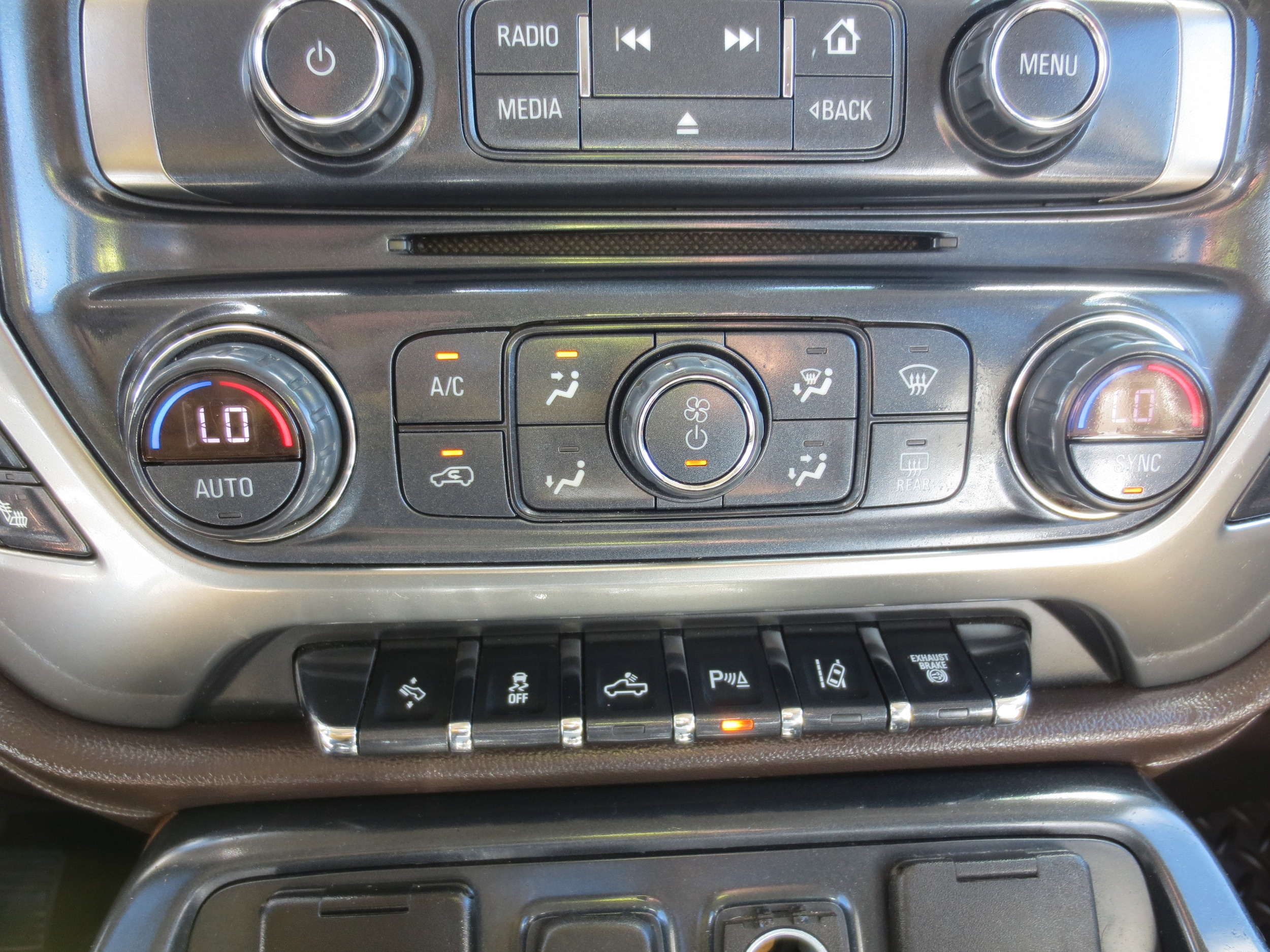2018 Chevrolet Silverado 2500HD LTZ - Photo 12