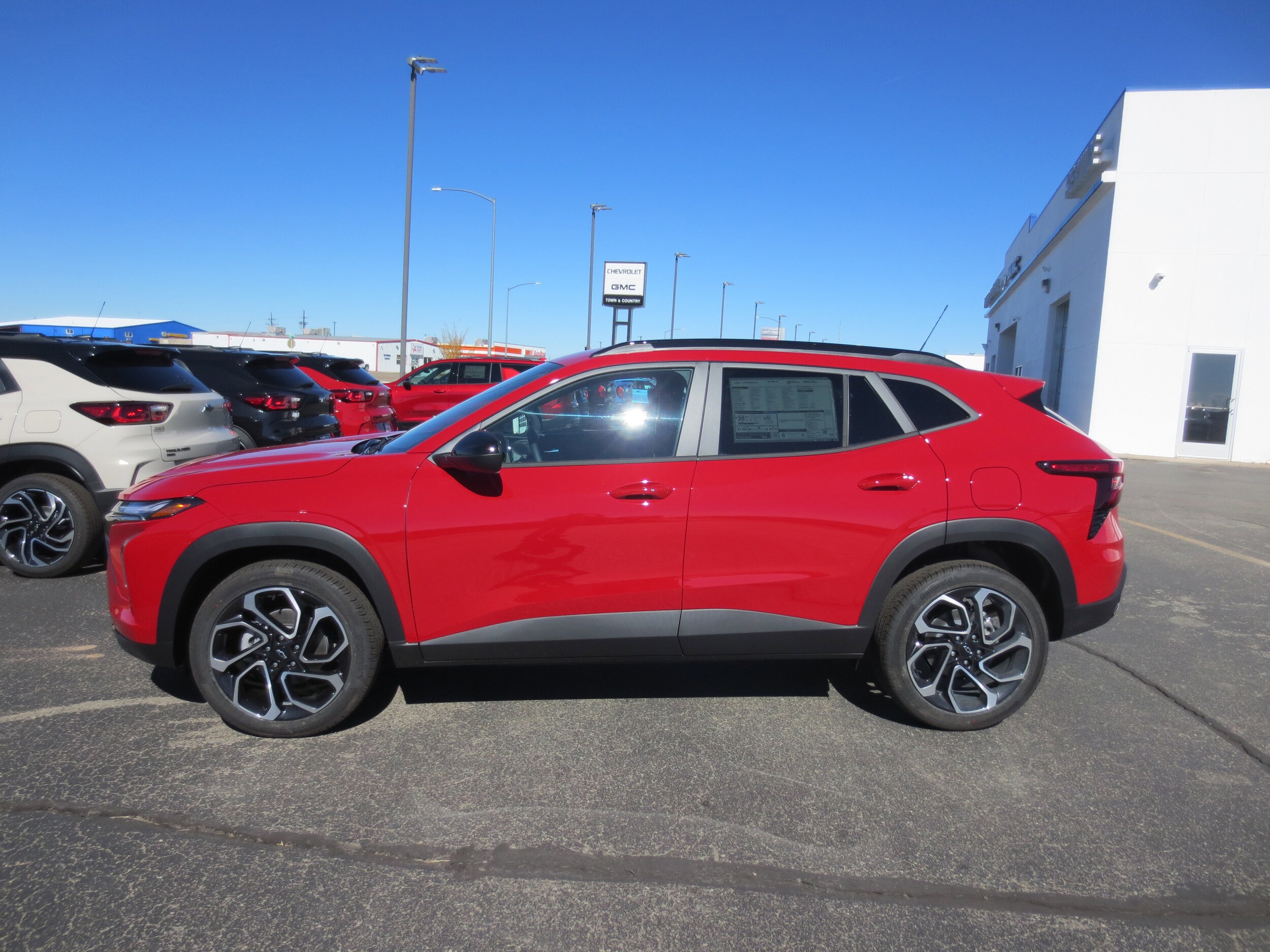 2026 Chevrolet Trax photo 2