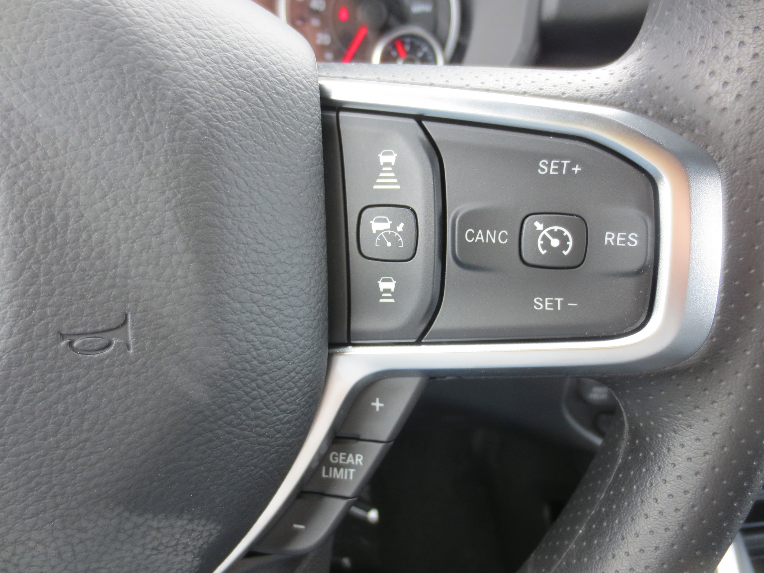 2026 RAM 1500 Express - Photo 9