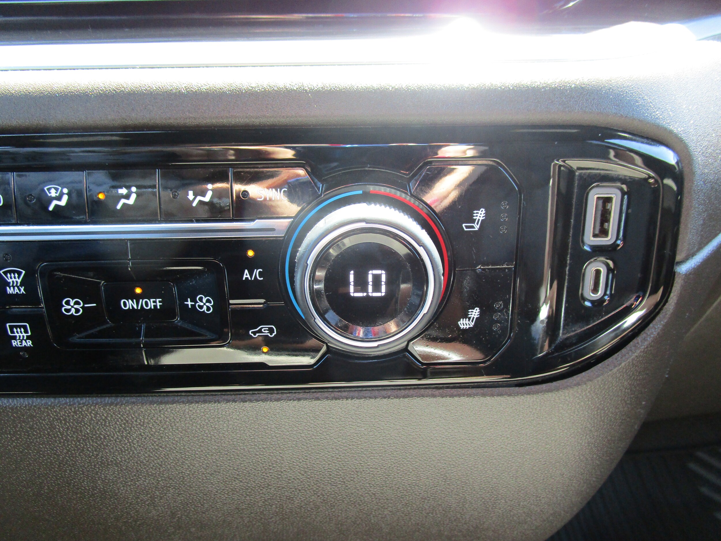 2023 Chevrolet Silverado 1500 RST - Photo 13