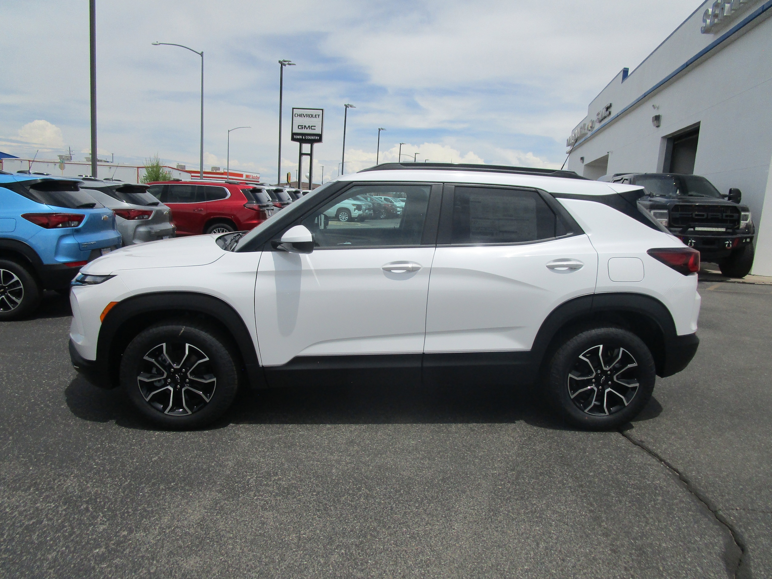 2026 Chevrolet Trailblazer ACTIV photo 2