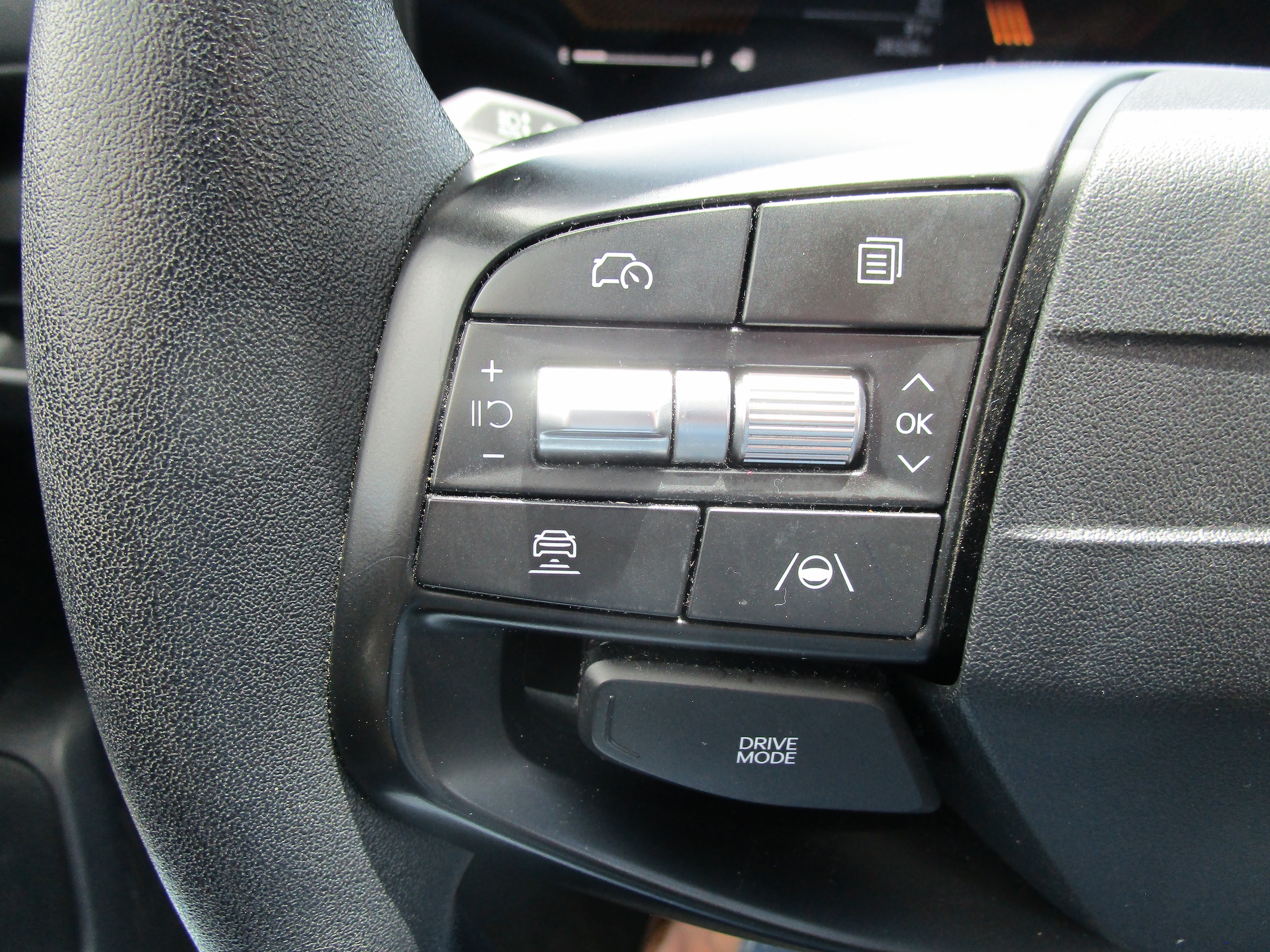 2025 Kia K4 LXS - Photo 8