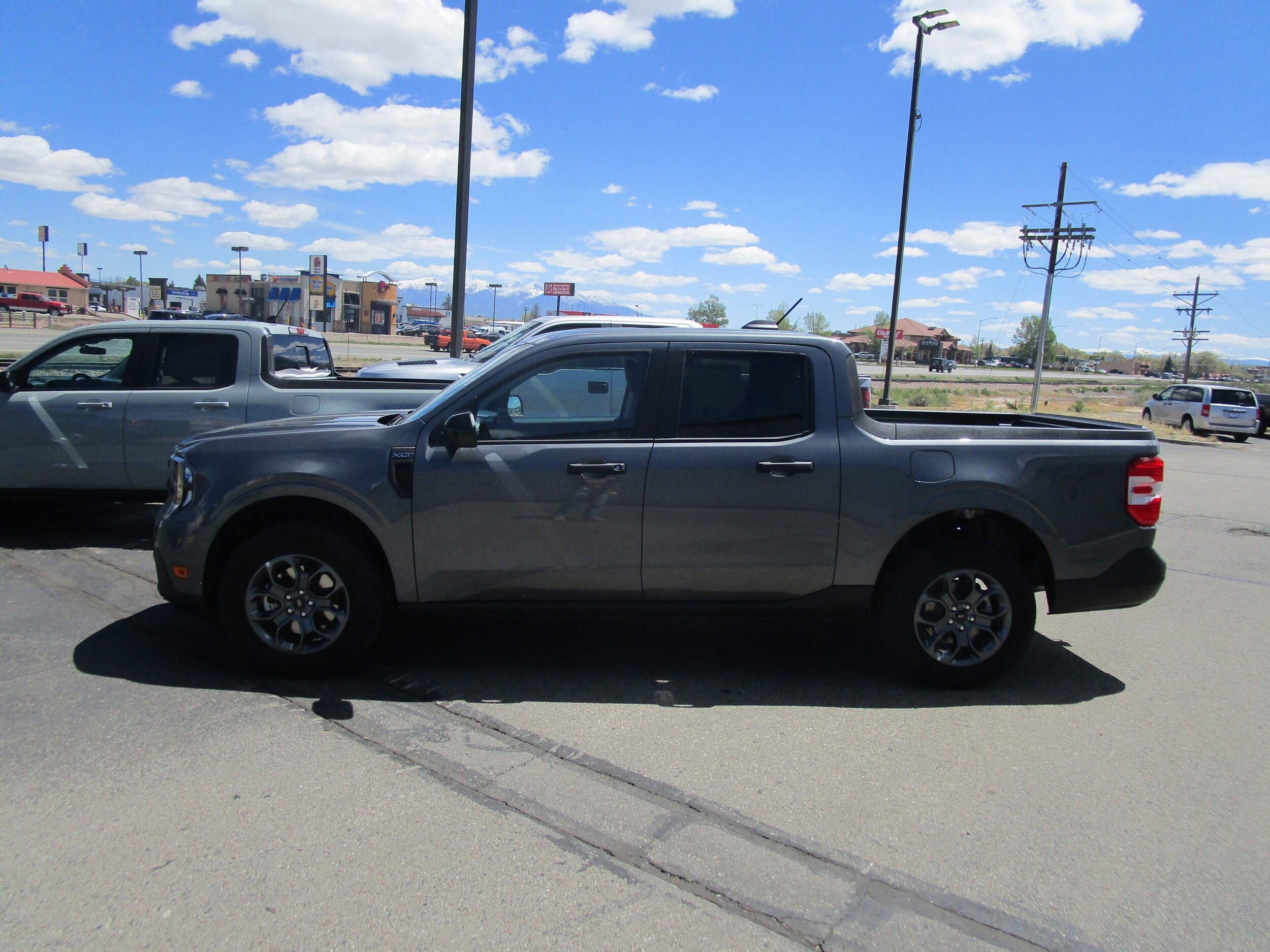 2025 Ford Maverick XLT photo 2