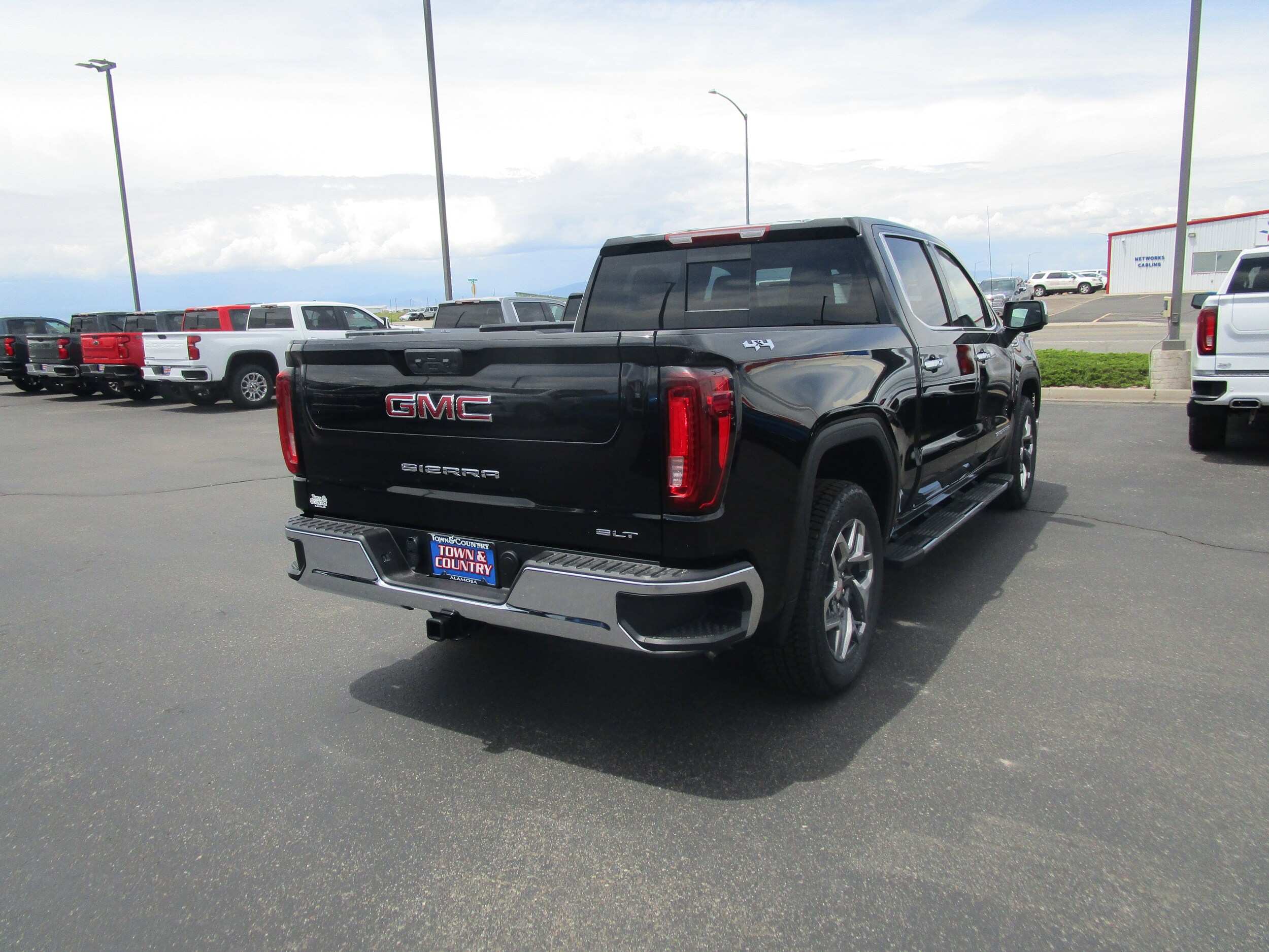 2025 Gmc Sierra 1500 SLT photo 3