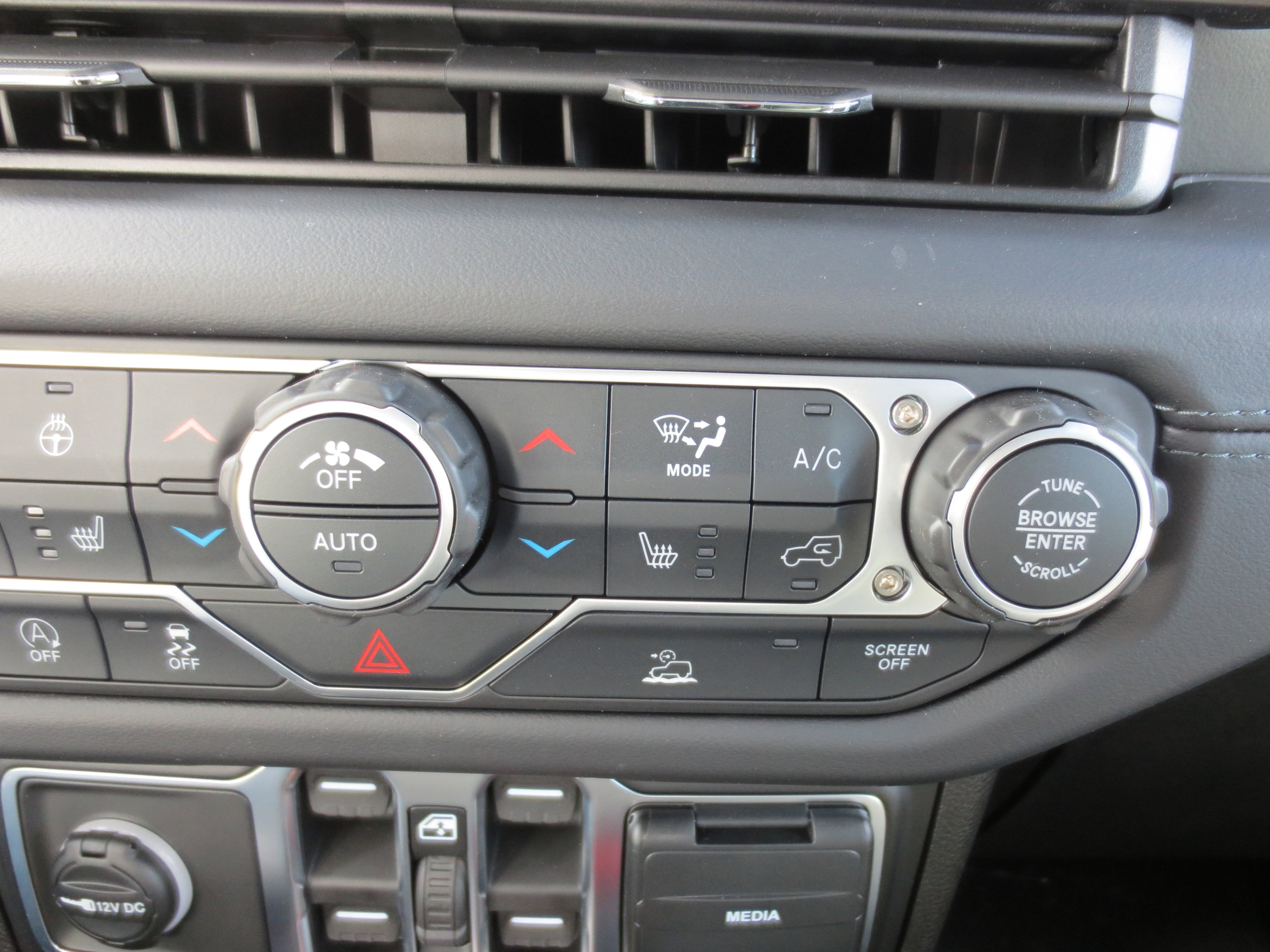 2026 Jeep Gladiator Mojave - Photo 12
