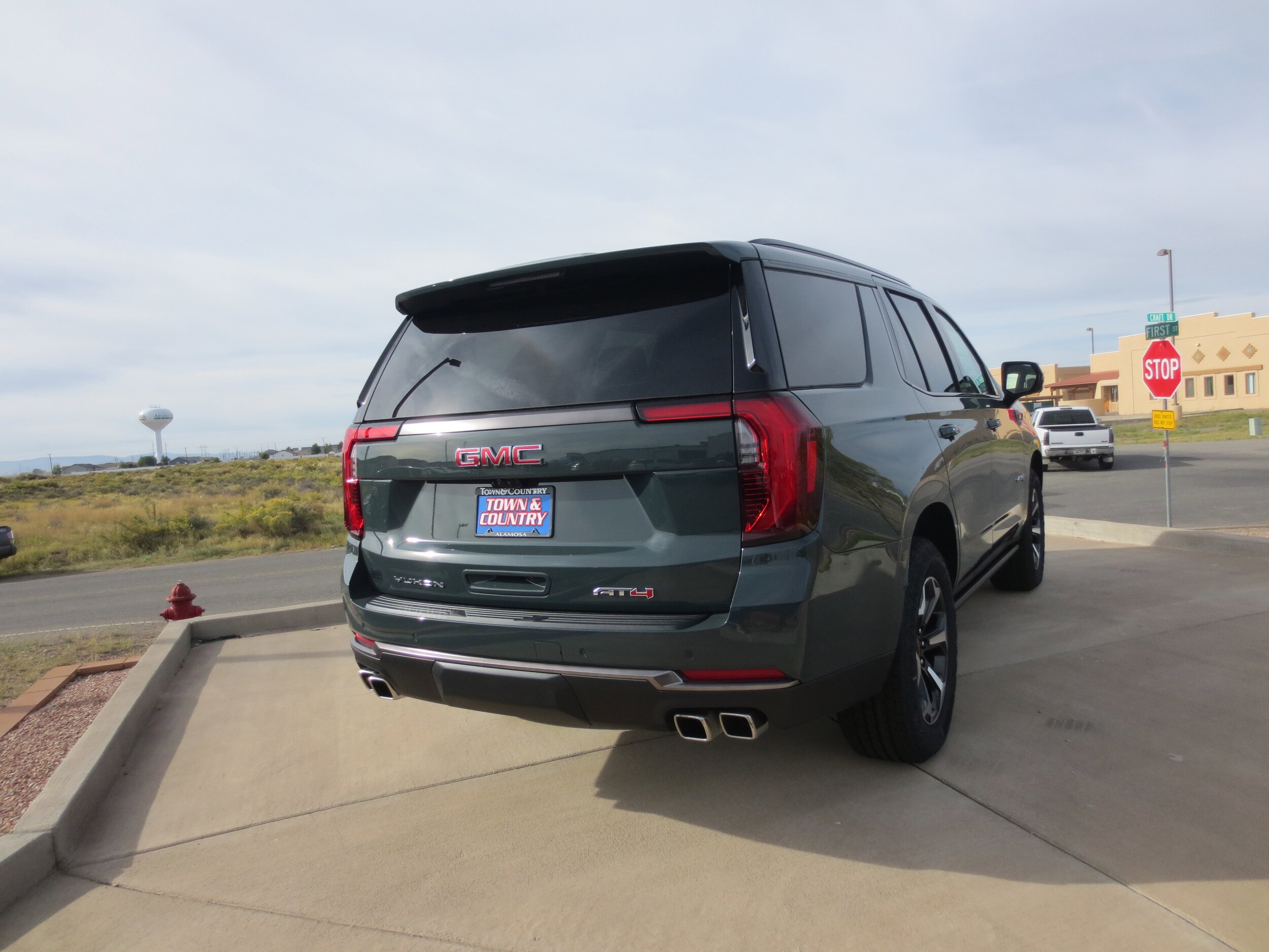 2025 Gmc Yukon AT4 Ultimate photo 2