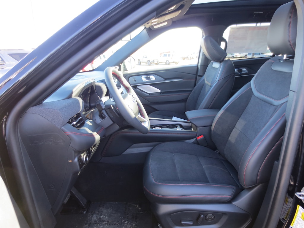 2026 Ford Explorer ST photo 3