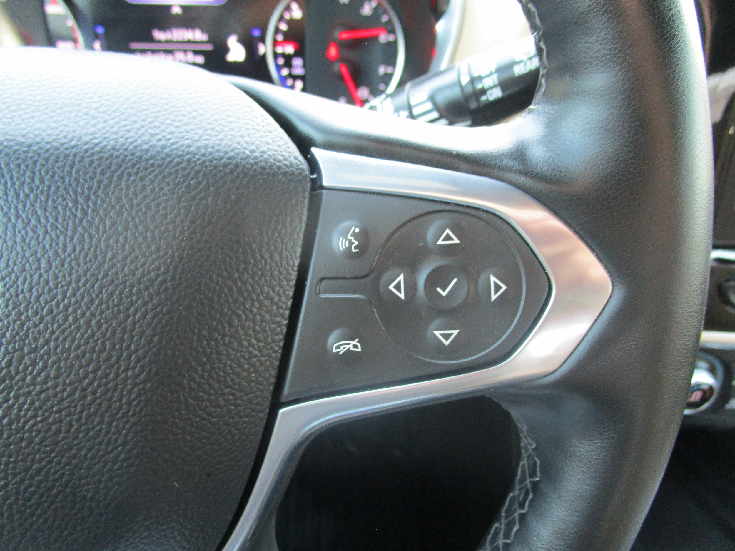 2023 Chevrolet Traverse Premier - Photo 11