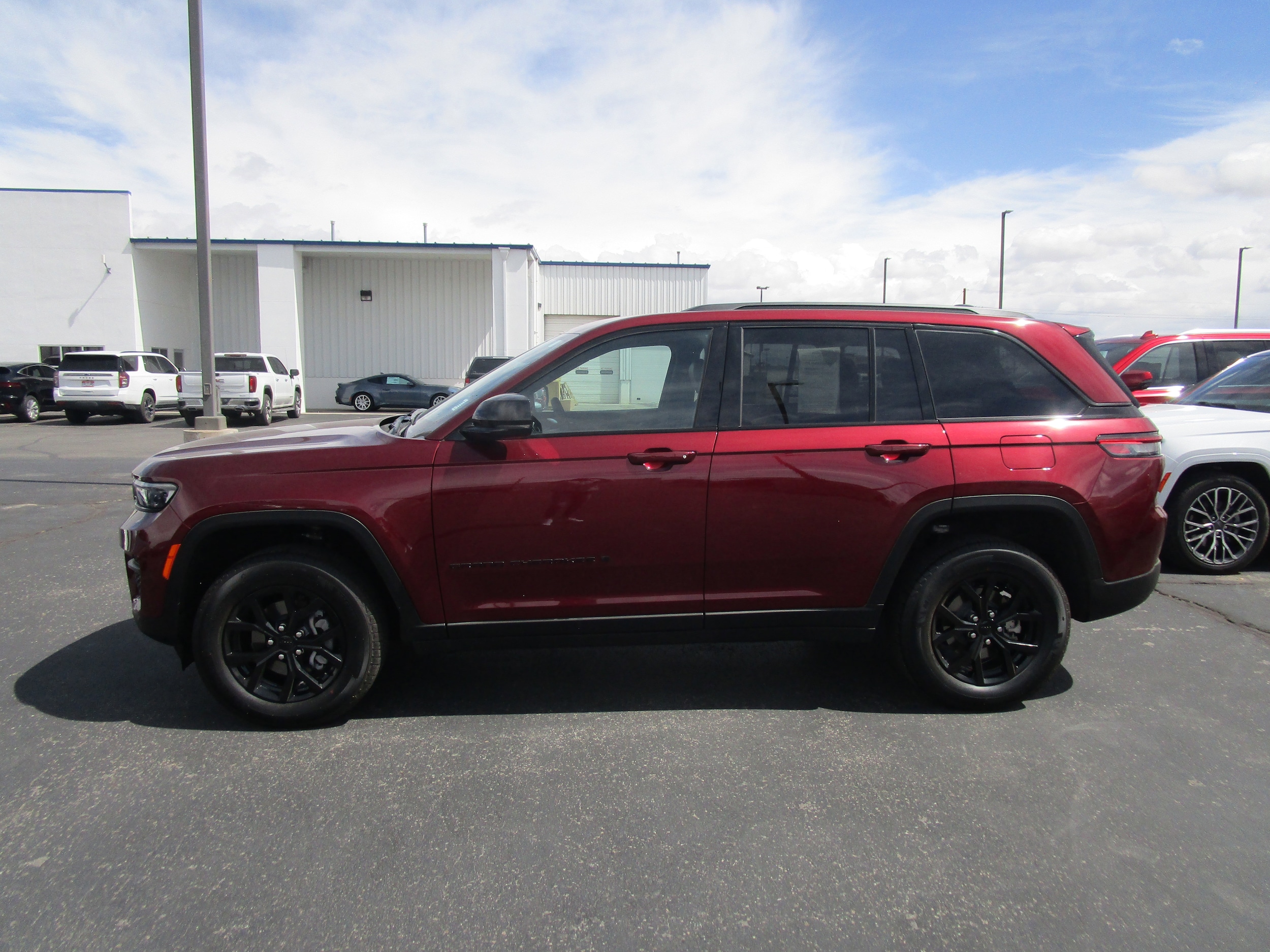 Used 2025 Jeep Grand Cherokee Altitude with VIN 1C4RJHAG8SC267919 for sale in Alamosa, CO